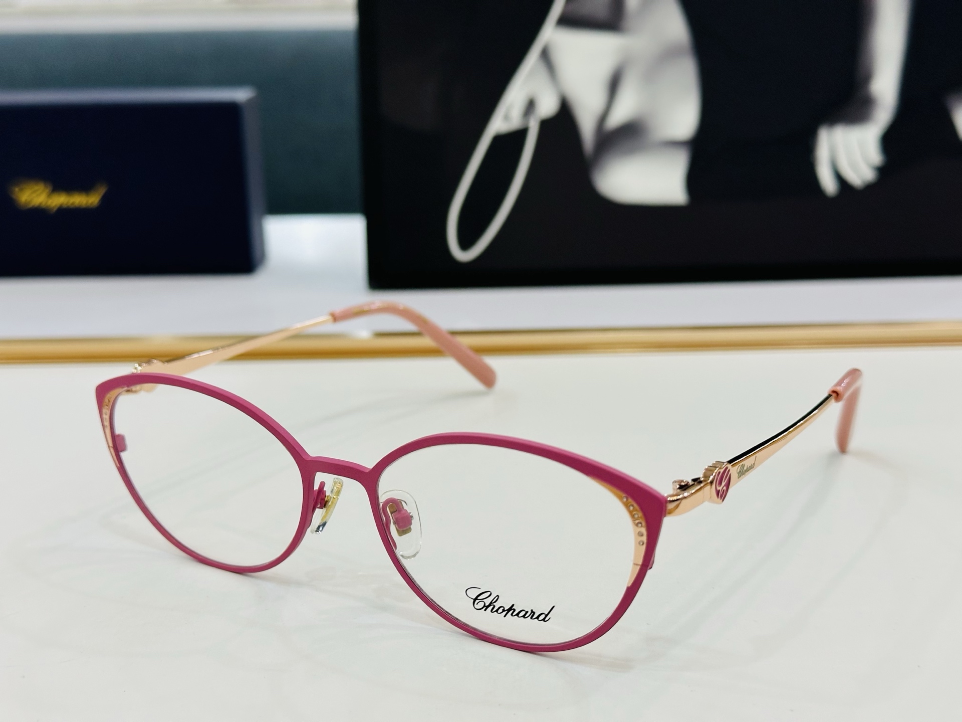 原版 ChoPard肖邦 MODEL VCHF69 Size：55口17-140 以现代时尚的设计风格 