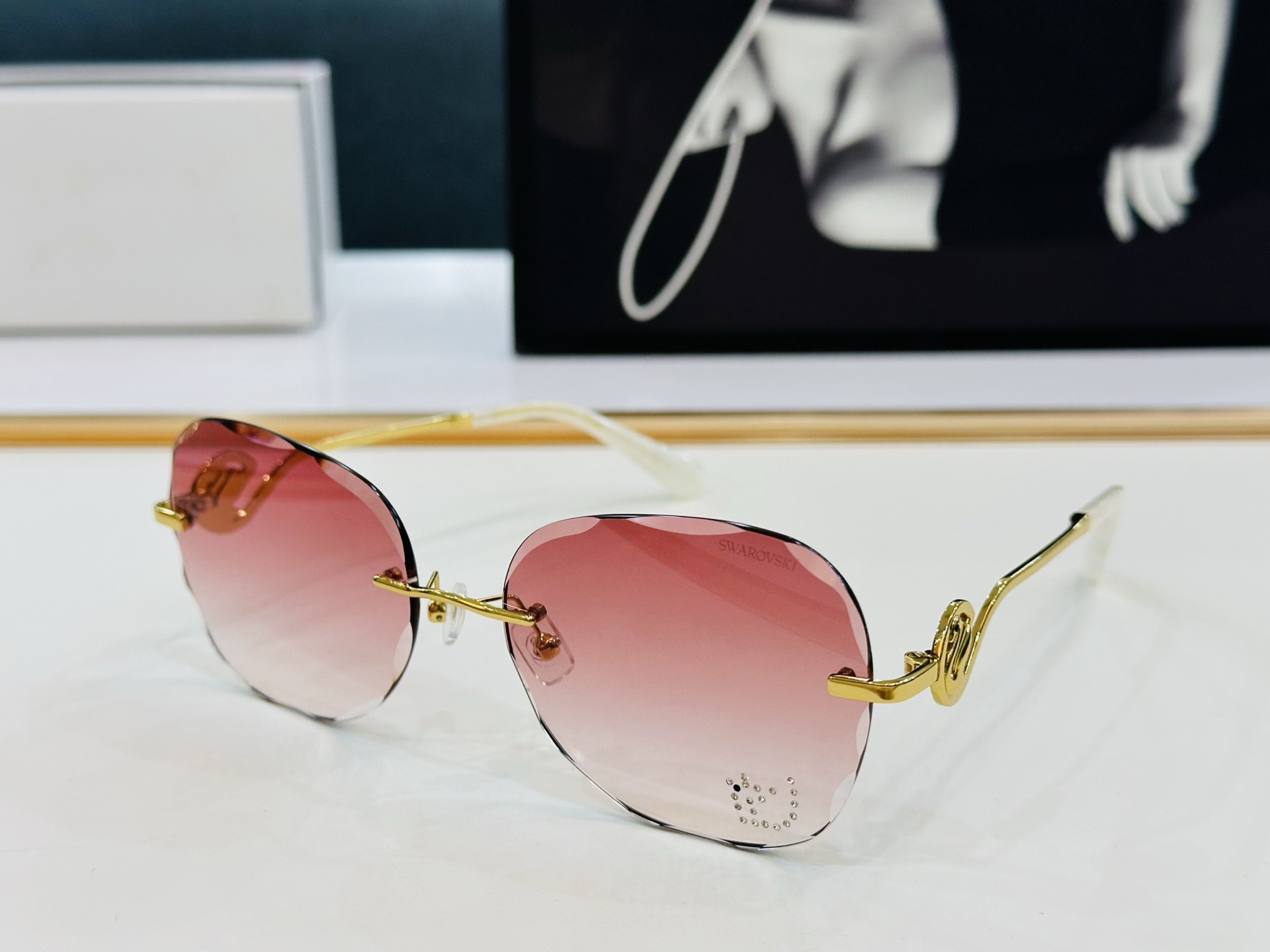 🎀施华洛世奇 SK3090 Size：60口17-140  原单品质 💝 q品质突显气质🎀 🎉太阳镜 