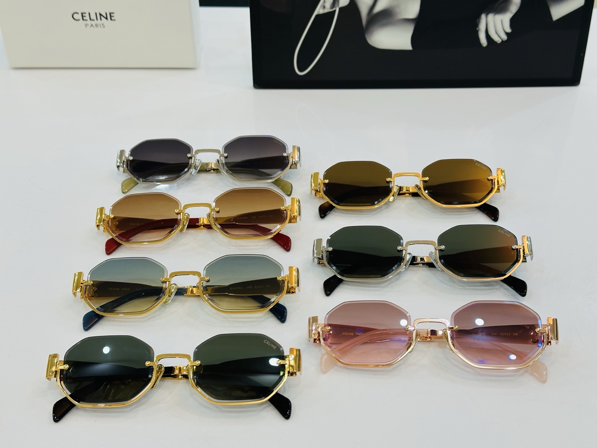 【CELINE】赛琳 CL42118 Size：52口23-145    一直热销的款式 欧美风 b光泽