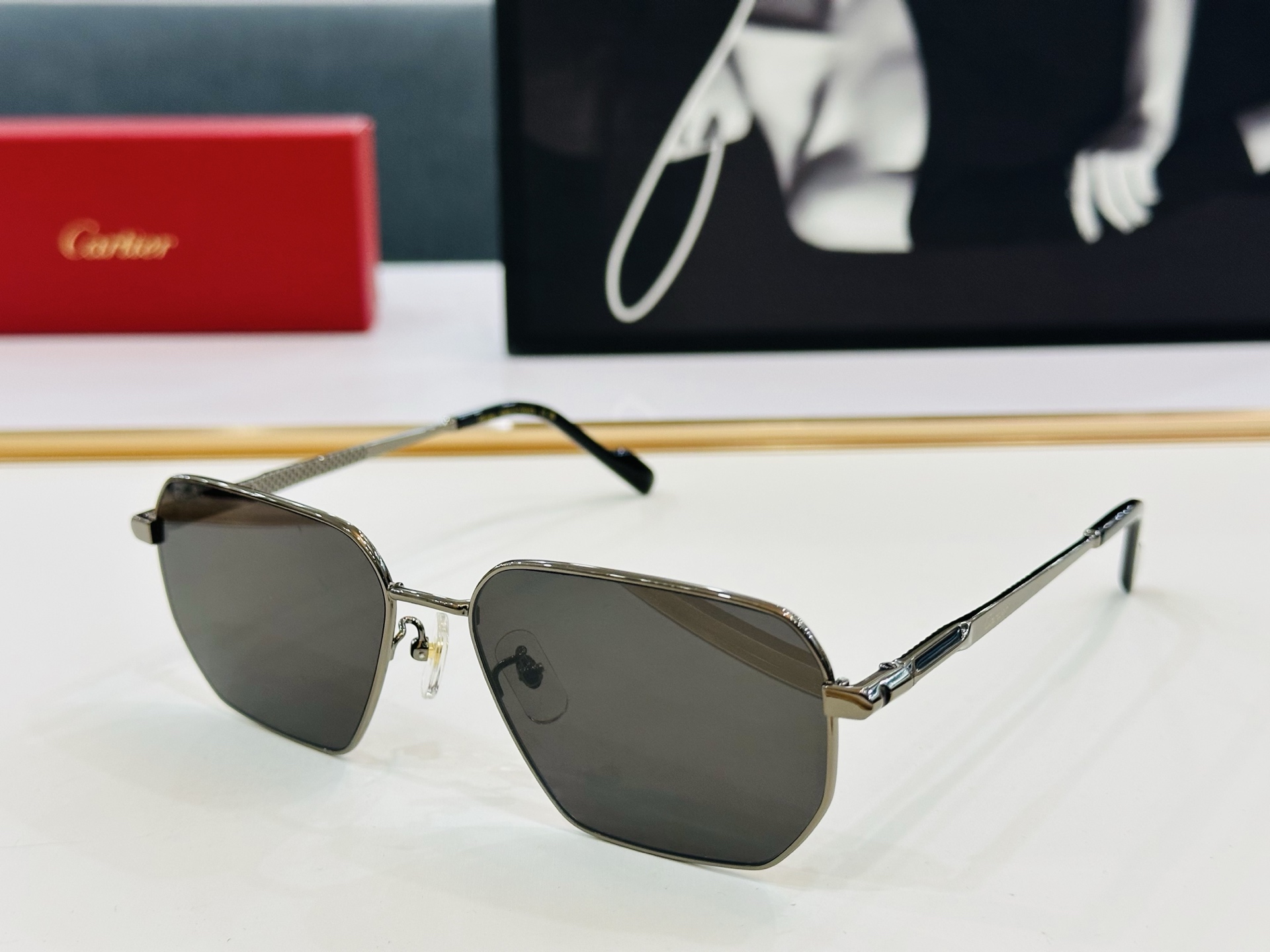 Cartie* 卡家 CT0527S 太阳镜 Size：60口16-145 工艺精湛气质十足！J男女同款