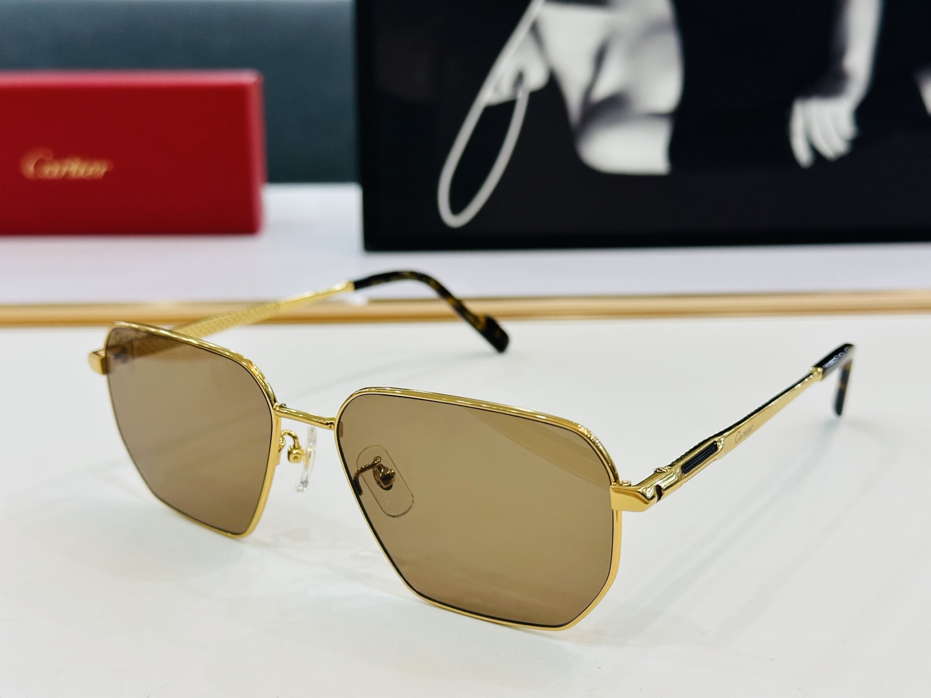Cartie* 卡家 CT0527S 太阳镜 Size：60口16-145 工艺精湛气质十足！J男女同款