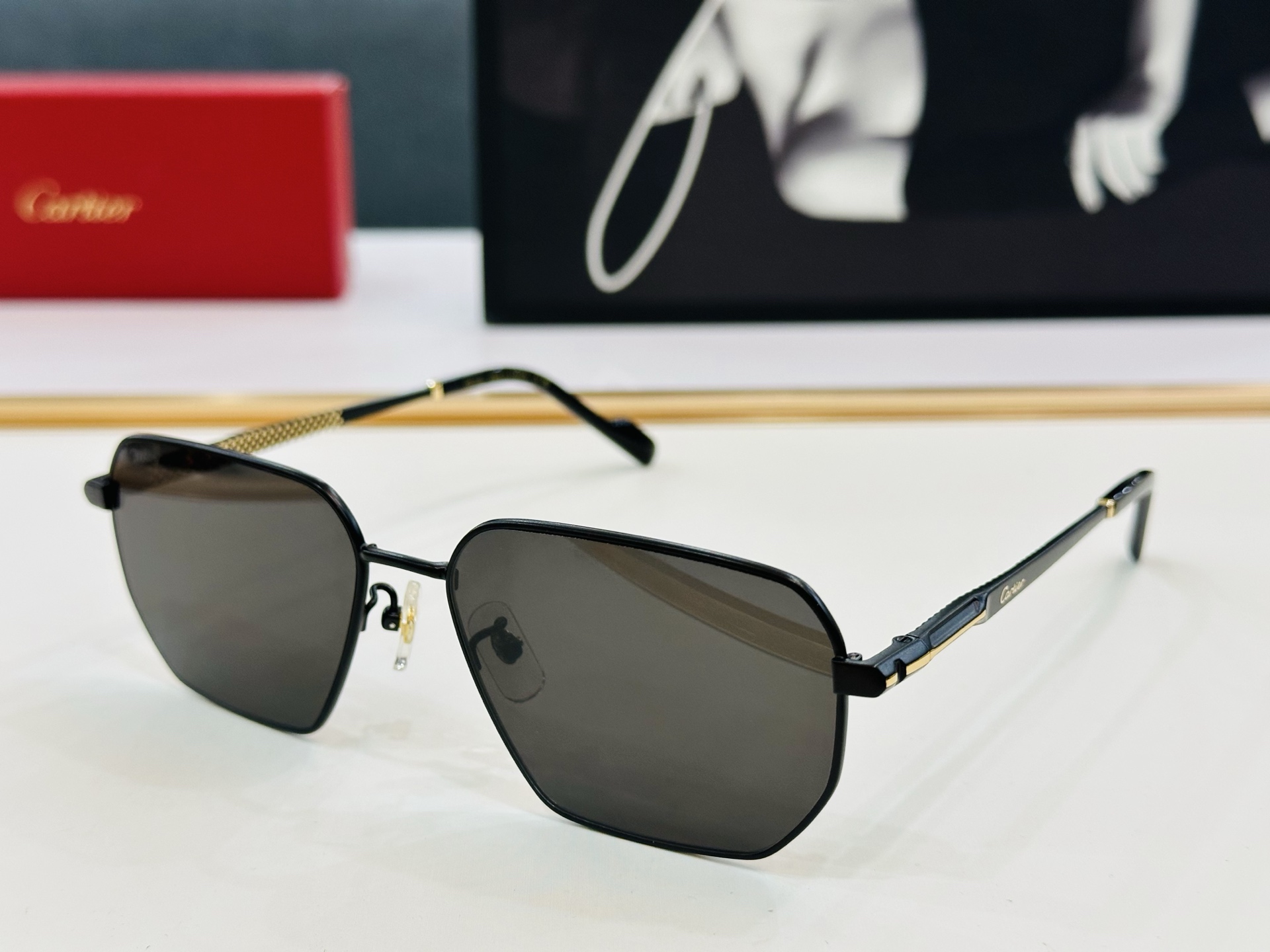 Cartie* 卡家 CT0527S 太阳镜 Size：60口16-145 工艺精湛气质十足！J男女同款
