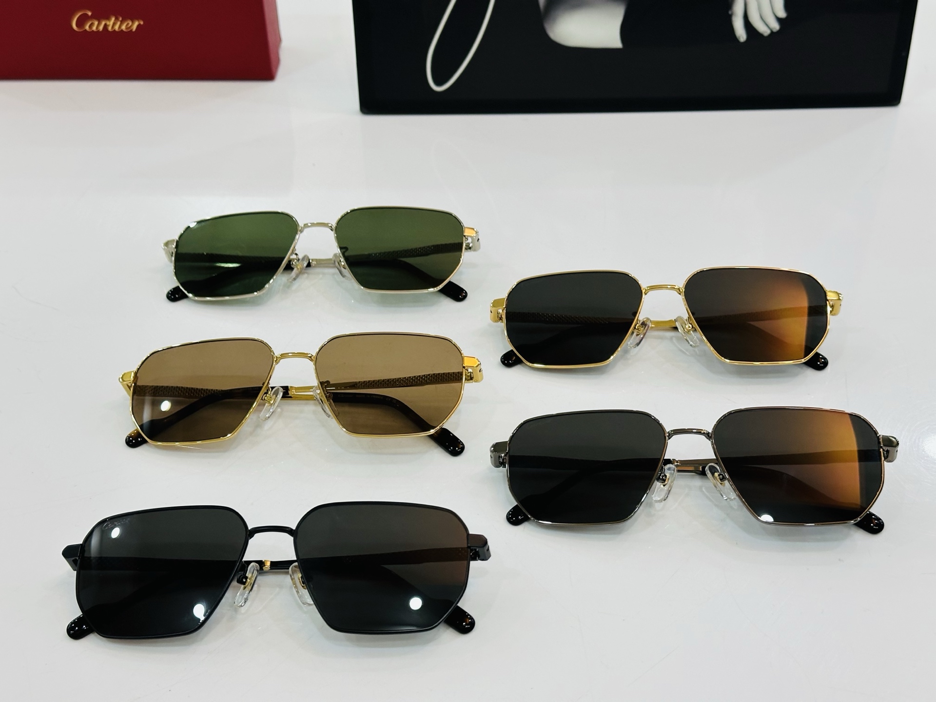 Cartie* 卡家 CT0527S 太阳镜 Size：60口16-145 工艺精湛气质十足！J男女同款