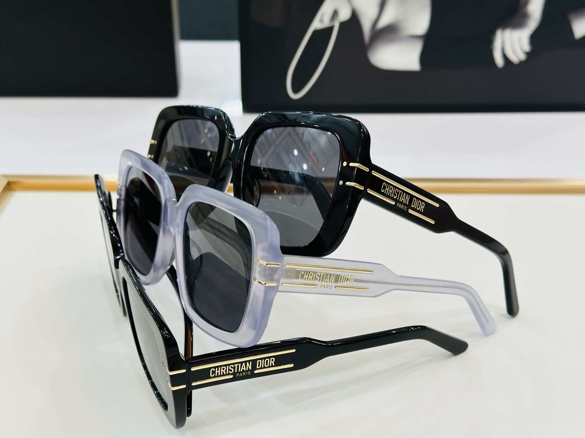 🔻DIO* S1I 迪家 Size：53口18-140 春夏款墨镜 😎🔆🔥🔥搭配镜腿精致烫字配饰 B官网
