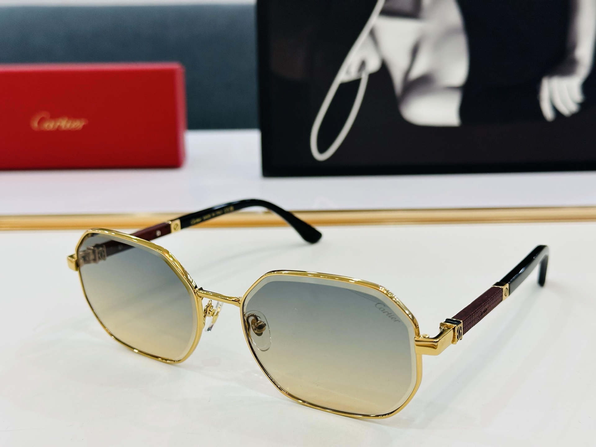 Cartie* 卡家 CT0492S 太阳镜 Size：60口19-145 工艺精湛气质十足！q男女同款