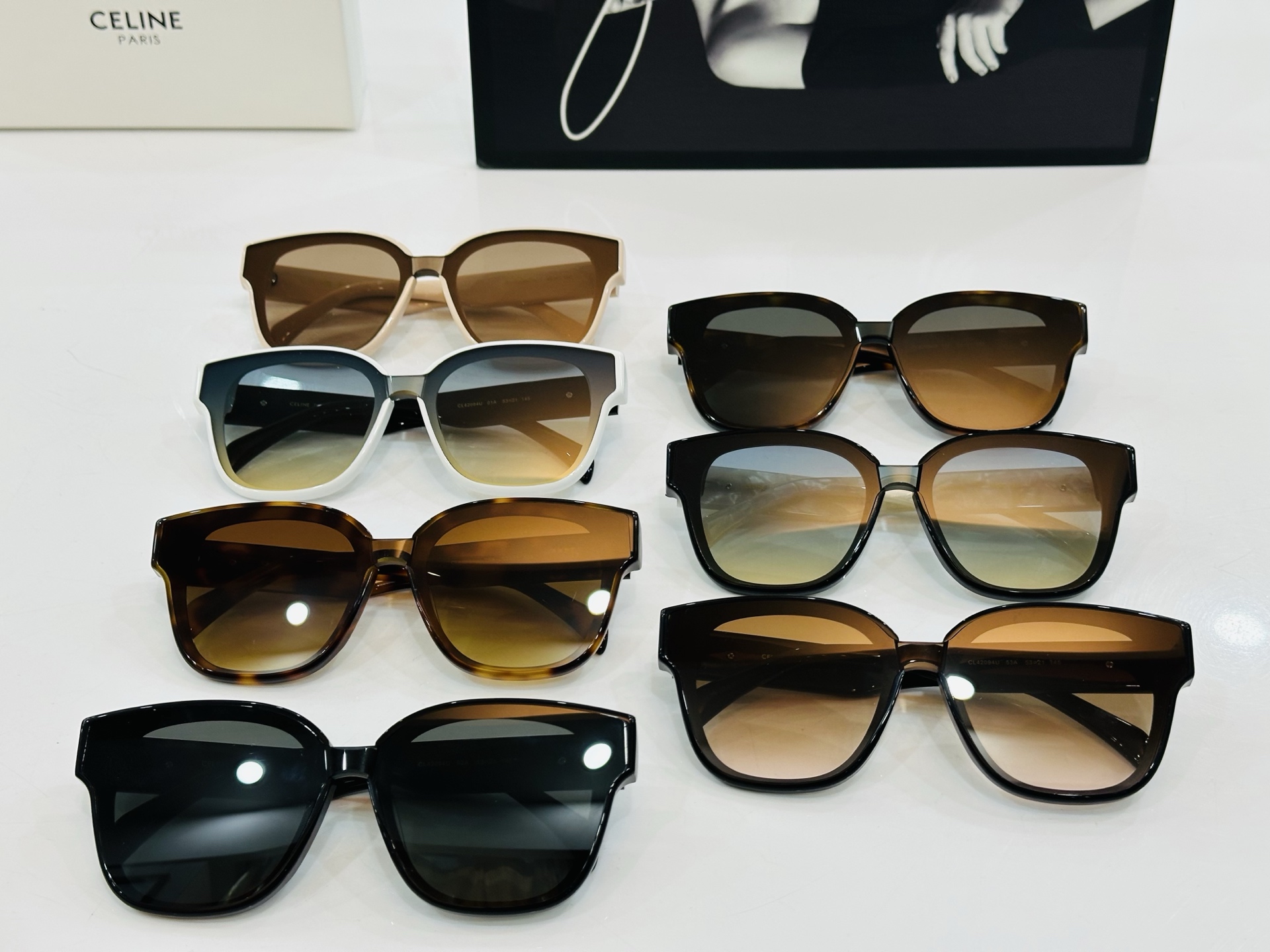 【CELINE】赛琳 CL42094 Size：53口21-145 一直热销的款式 欧美风 光泽度好 质