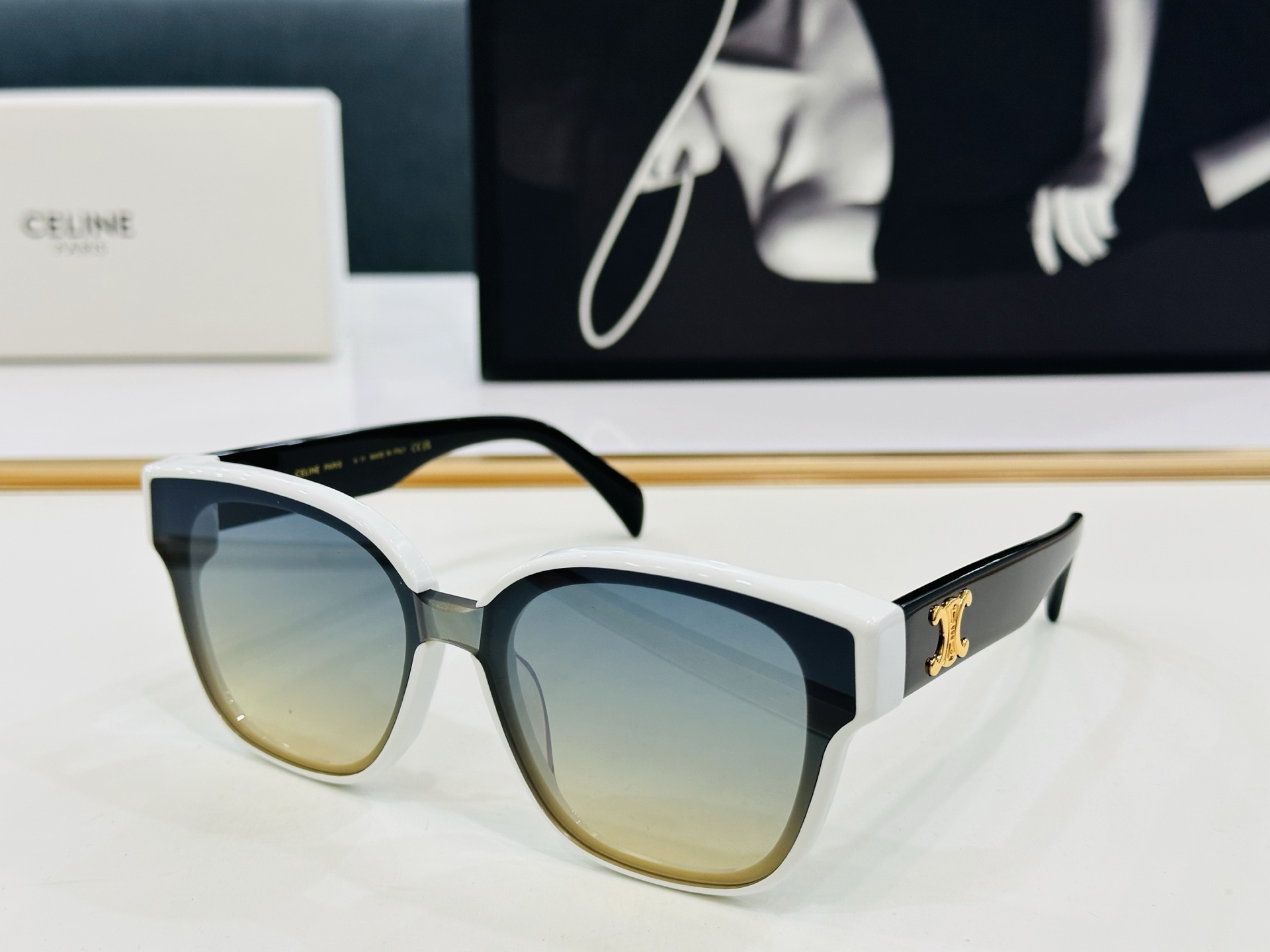【CELINE】赛琳 CL42094 Size：53口21-145 一直热销的款式 欧美风 光泽度好 质