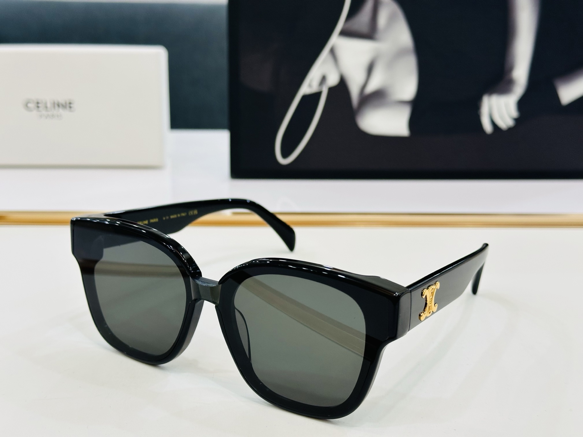 【CELINE】赛琳 CL42094 Size：53口21-145 一直热销的款式 欧美风 光泽度好 质