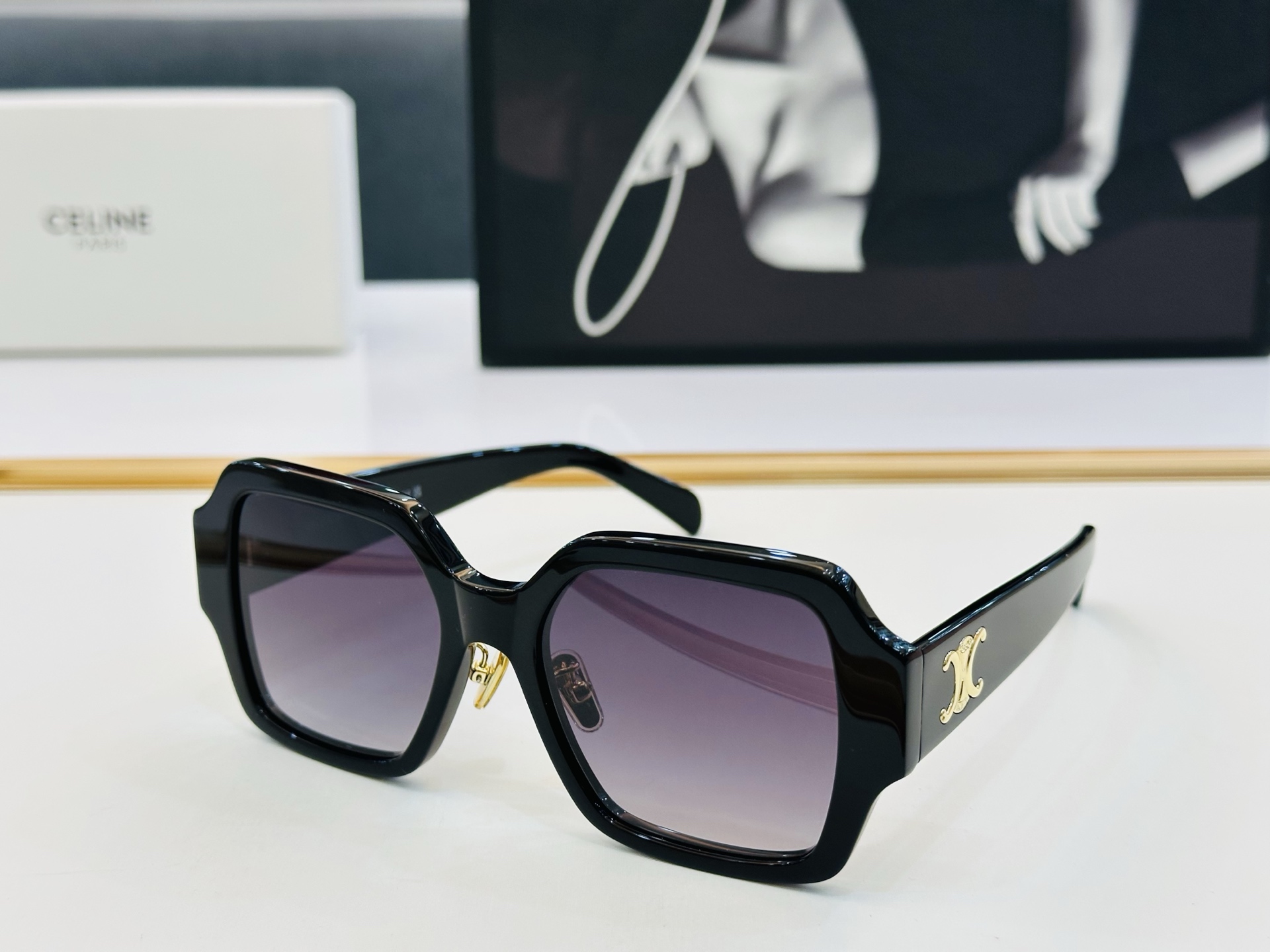 【CELINE】赛琳 CL50131 Size：53口20-145 一直热销的款式 欧美风 光泽度好 质