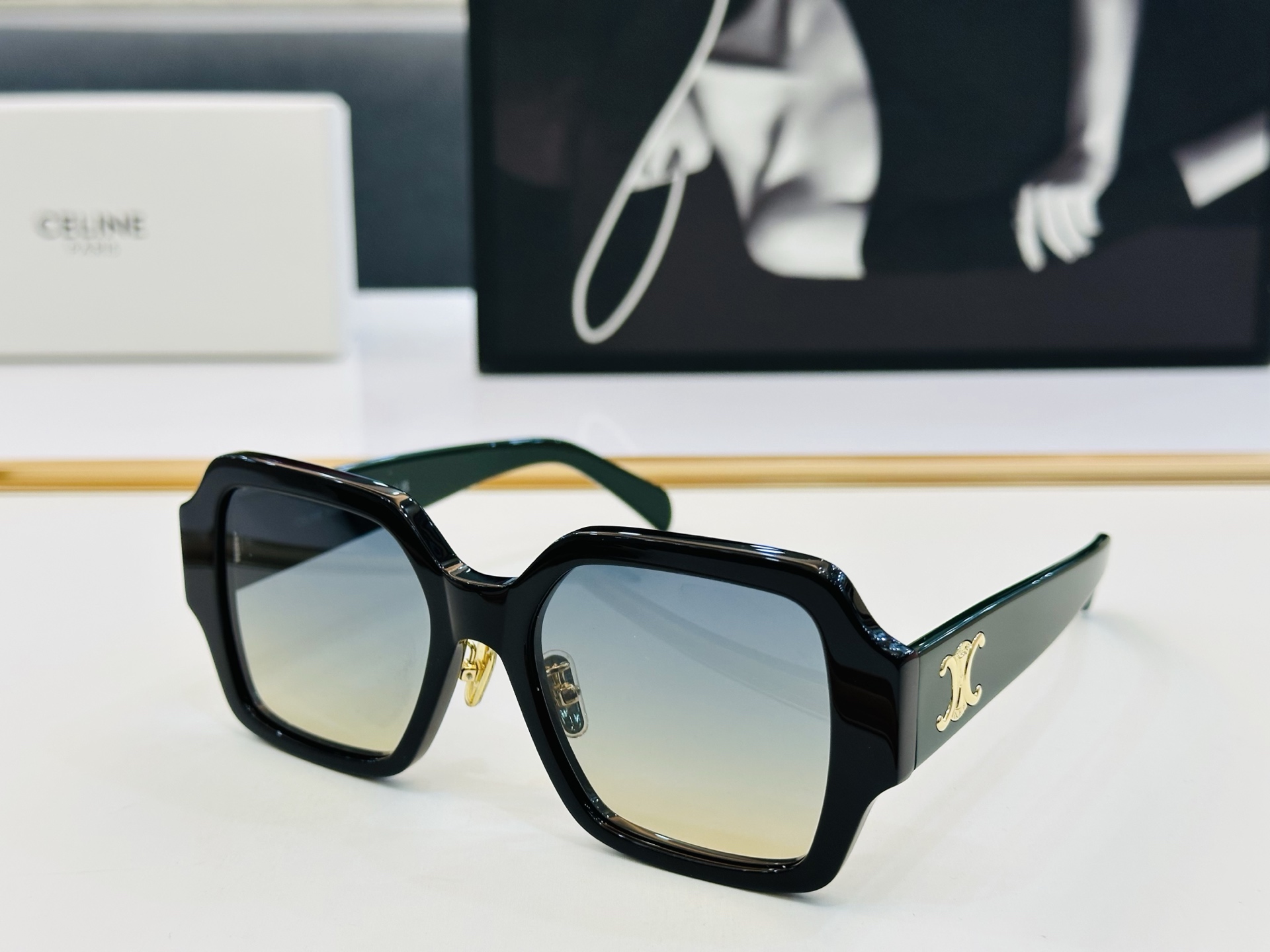 【CELINE】赛琳 CL50131 Size：53口20-145 一直热销的款式 欧美风 光泽度好 质