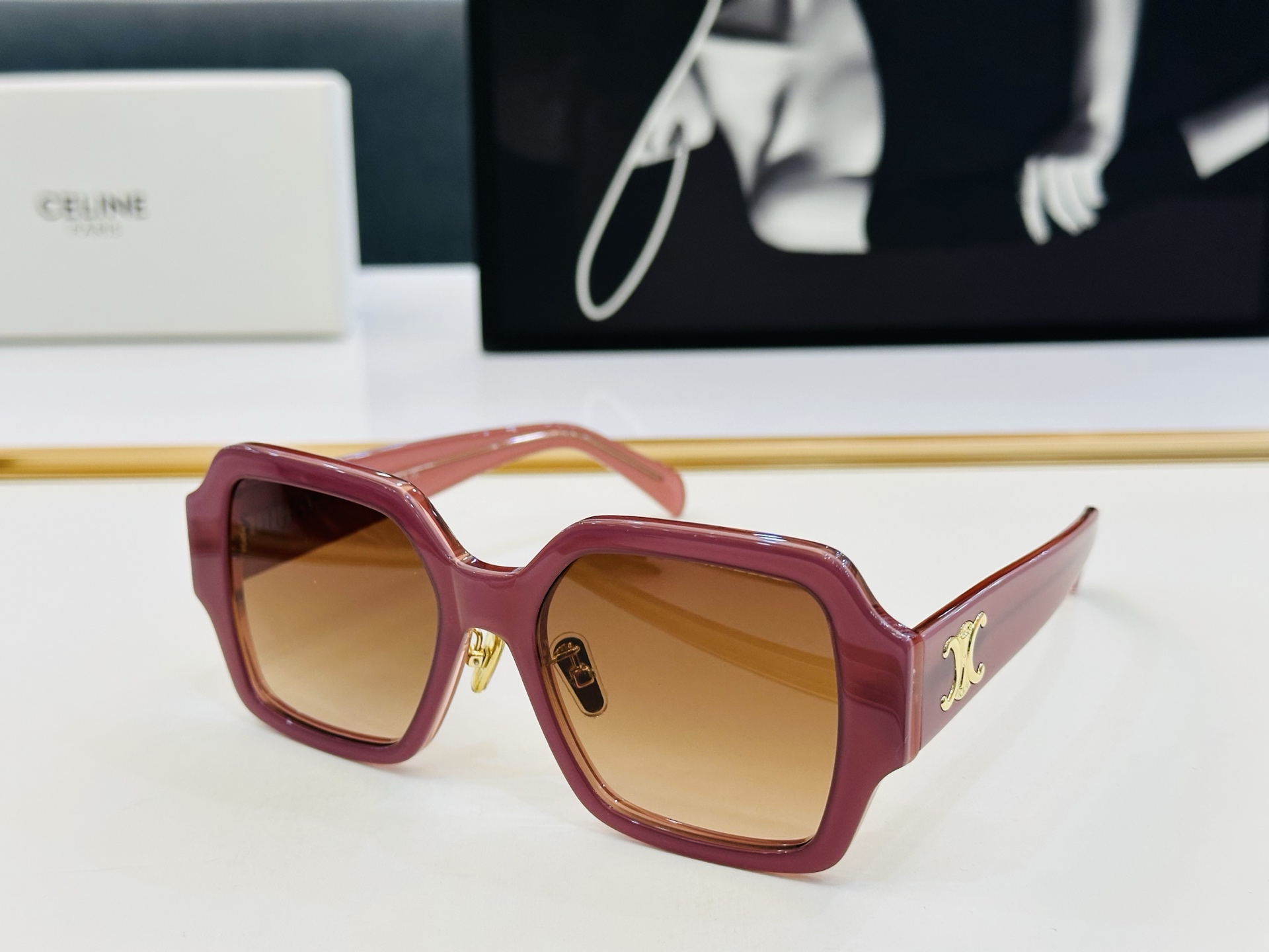 【CELINE】赛琳 CL50131 Size：53口20-145 一直热销的款式 欧美风 光泽度好 质