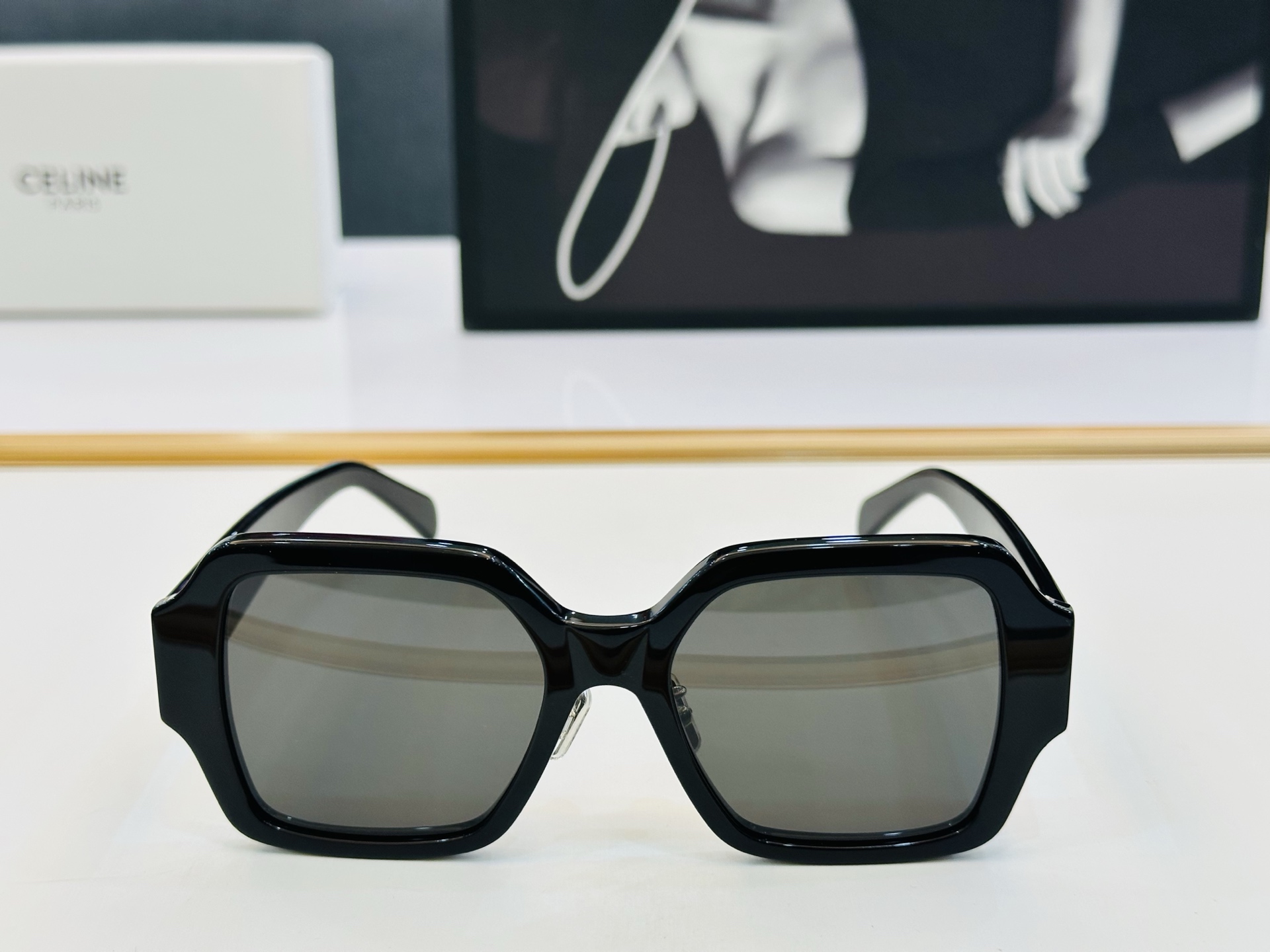 【CELINE】赛琳 CL50131 Size：53口20-145 一直热销的款式 欧美风 光泽度好 质