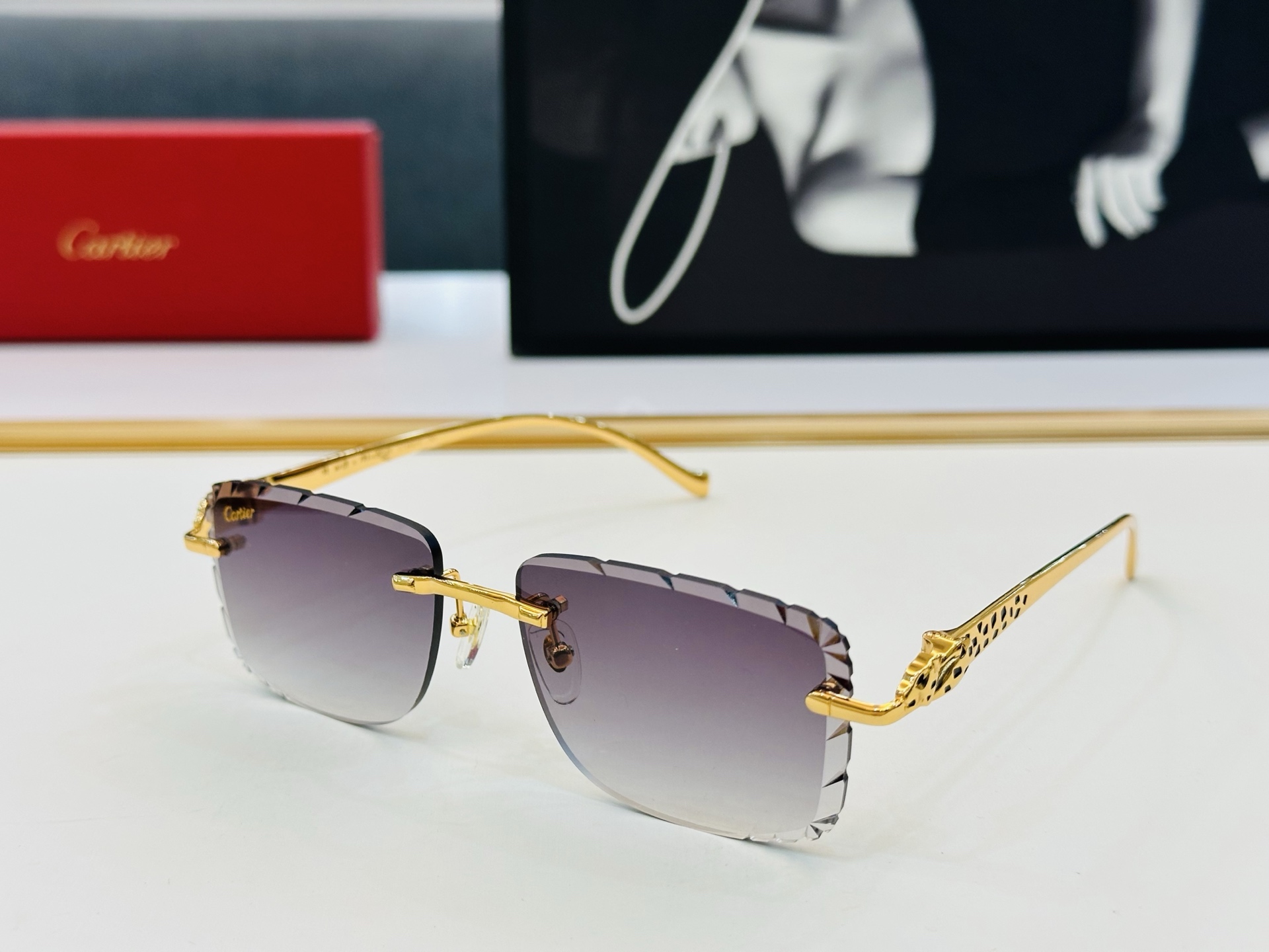 🆕 原版Cartie* 卡家 官网经典款 太阳镜 CT9527O Size：57口18-130电镀工艺精