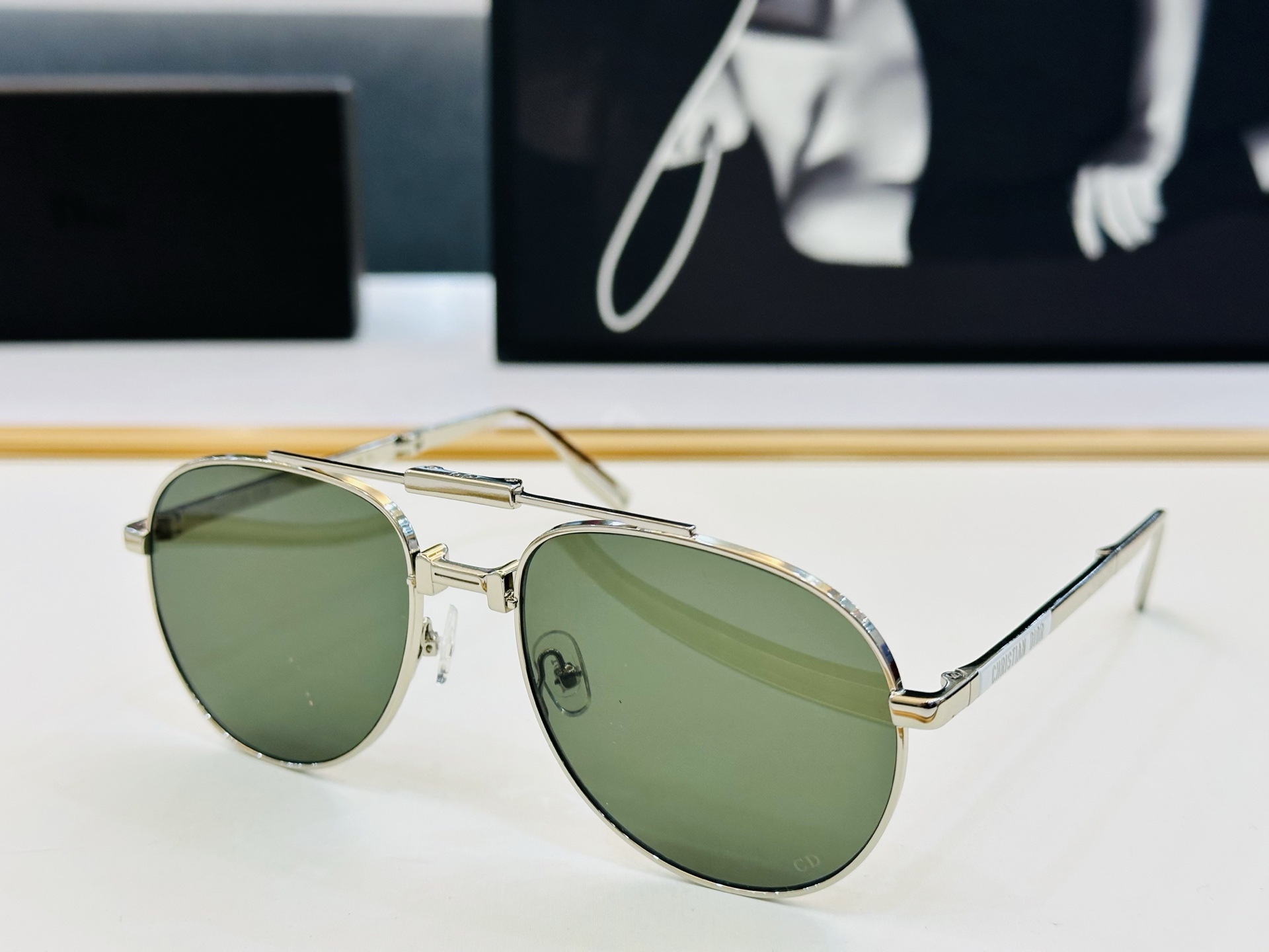 🔻🔻🔻DIO* 迪家 90A1U  Size：58口18-145 春夏款墨镜 😎🔆。。搭配镜腿精致 bm