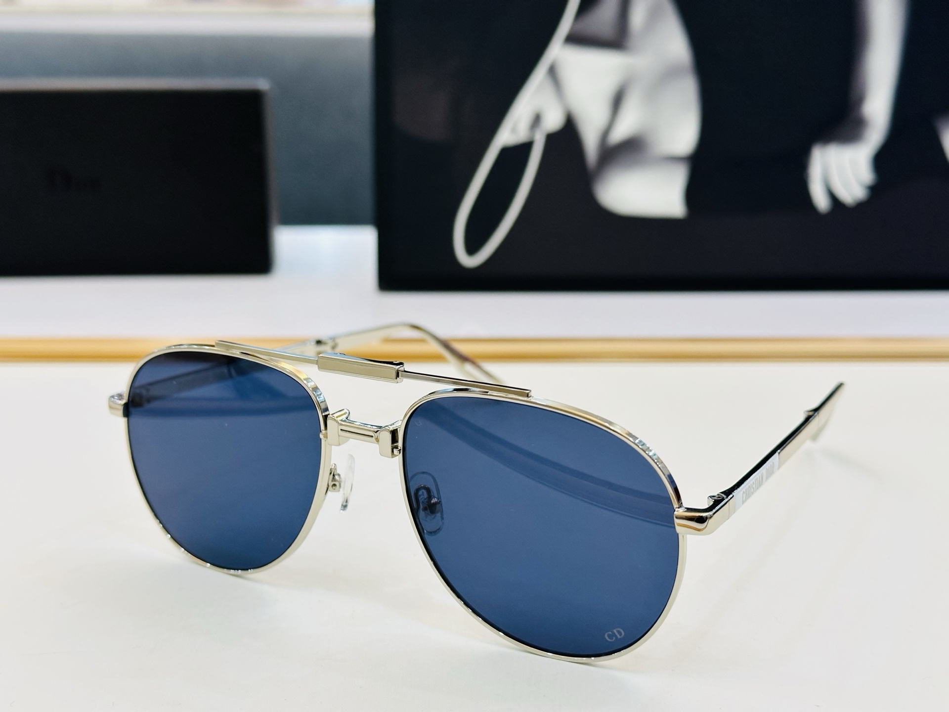 🔻🔻🔻DIO* 迪家 90A1U  Size：58口18-145 春夏款墨镜 😎🔆。。搭配镜腿精致 bm