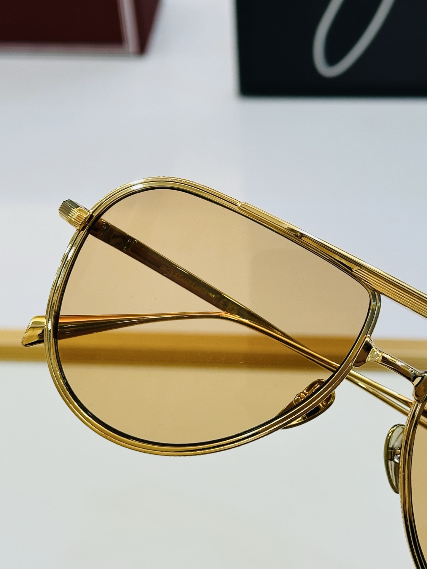 JACQUES MARIE EARS 日本手工眼镜 镜框採用上板材打造出  SIZE：58口16-145