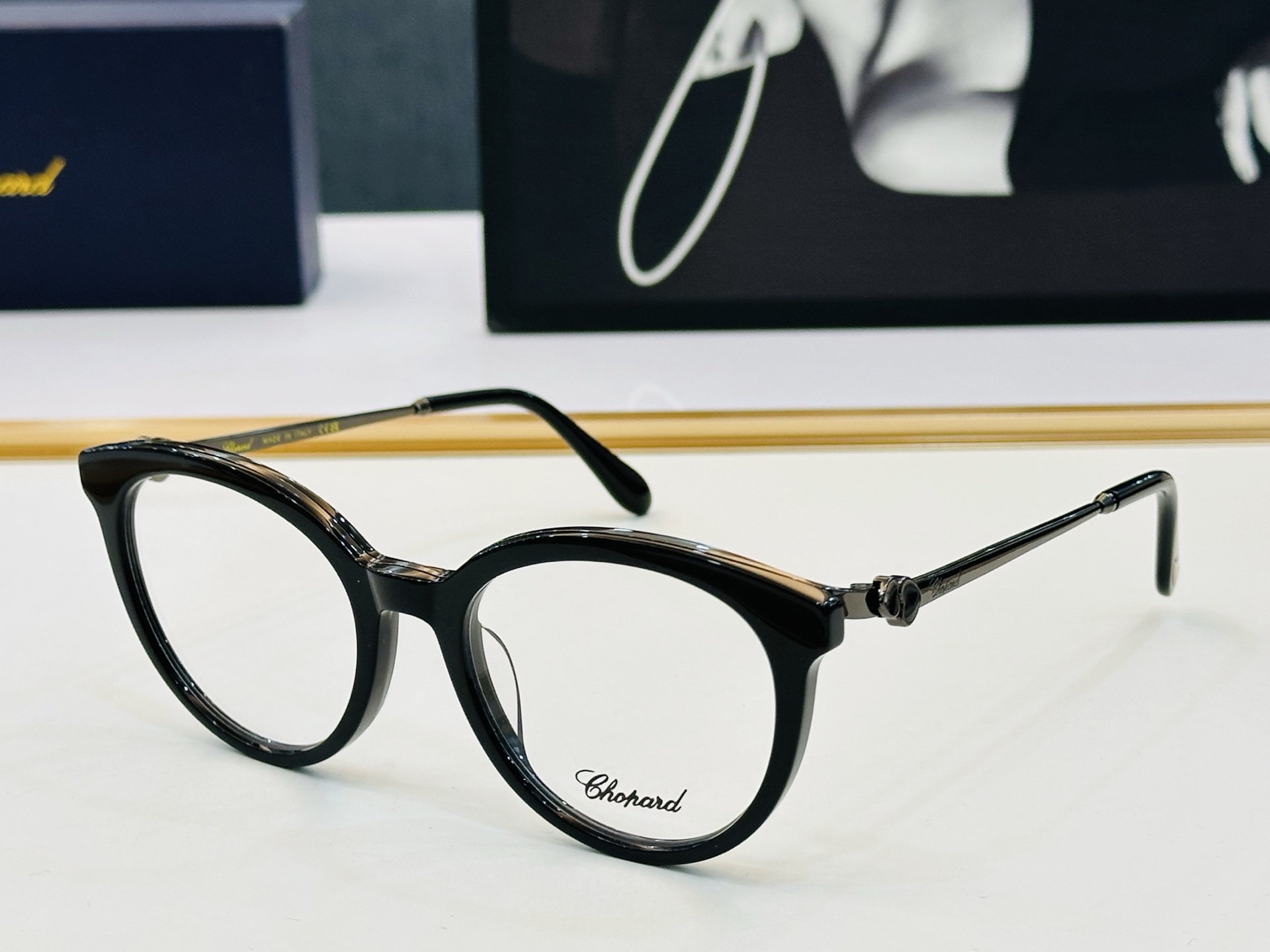原版 ChoPard肖邦 MODEL VCH331 Size：54口20-142 以现代时尚的设计风格 