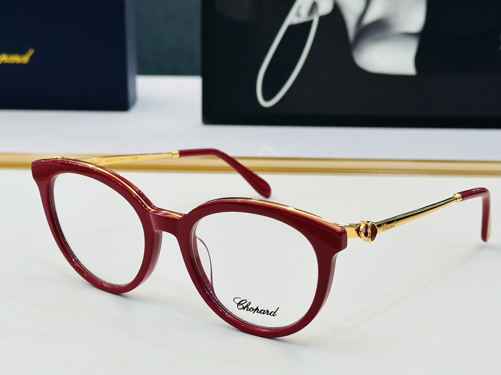 原版 ChoPard肖邦 MODEL VCH331 Size：54口20-142 以现代时尚的设计风格 