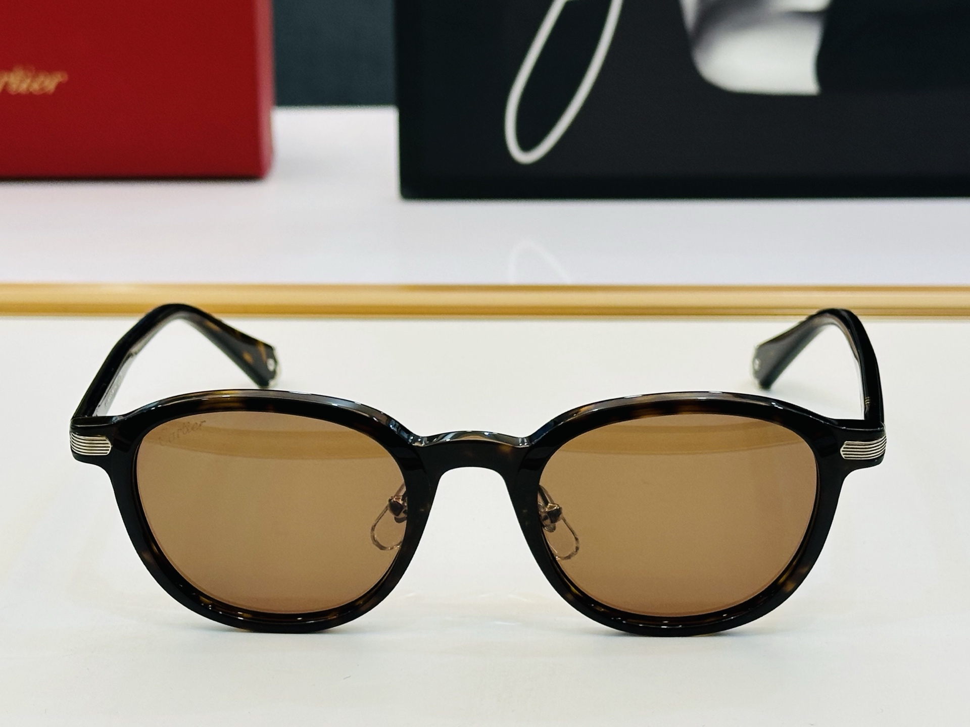 Cartie* 卡家 太阳镜 CT0560O Size：61口20-145 电镀工艺精湛气质十足！CC男