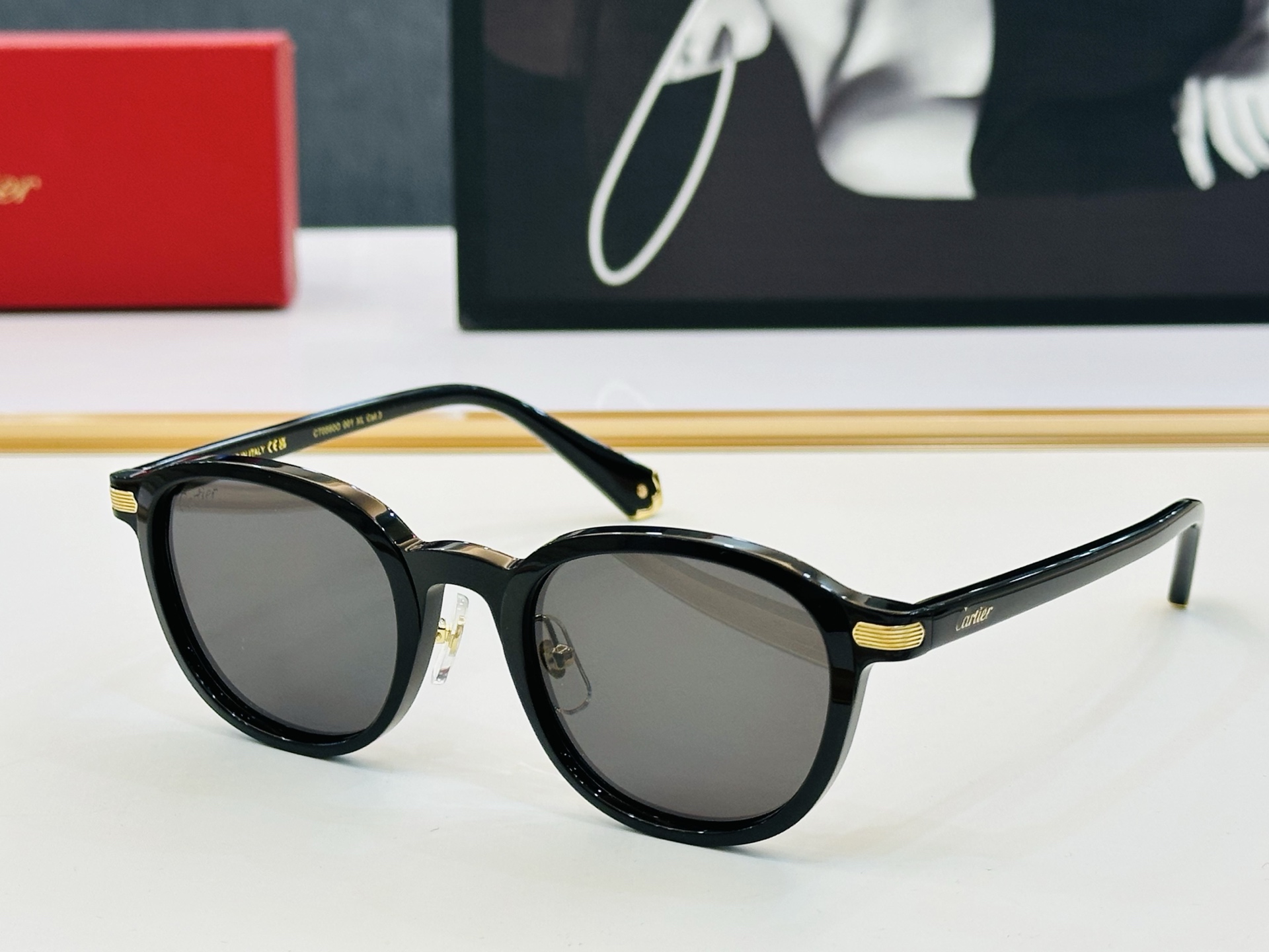 Cartie* 卡家 太阳镜 CT0560O Size：61口20-145 电镀工艺精湛气质十足！CC男