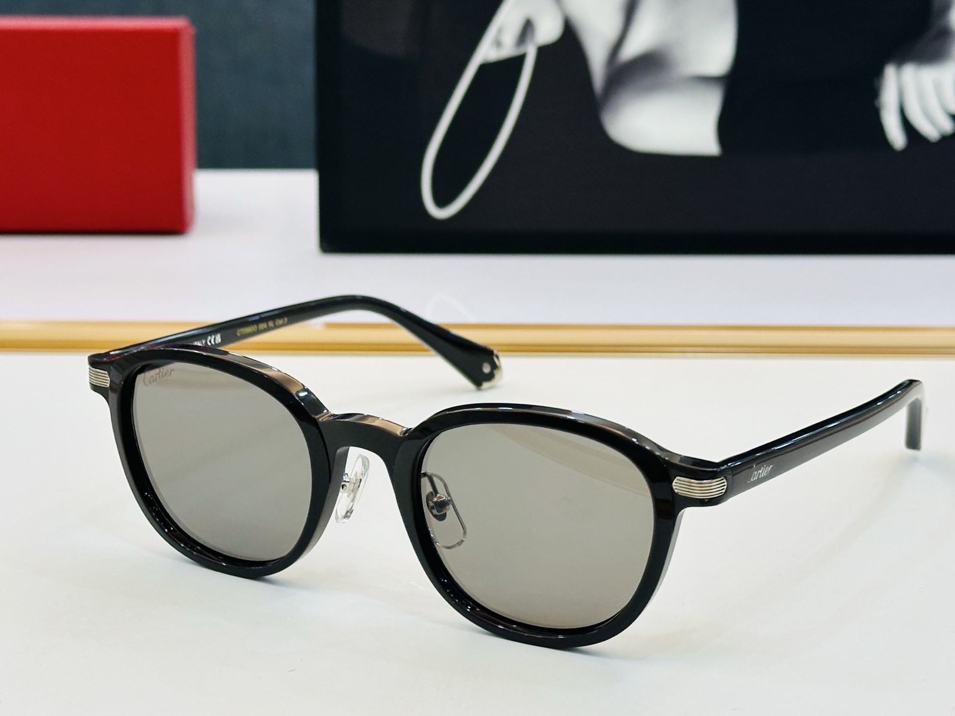 Cartie* 卡家 太阳镜 CT0560O Size：61口20-145 电镀工艺精湛气质十足！CC男