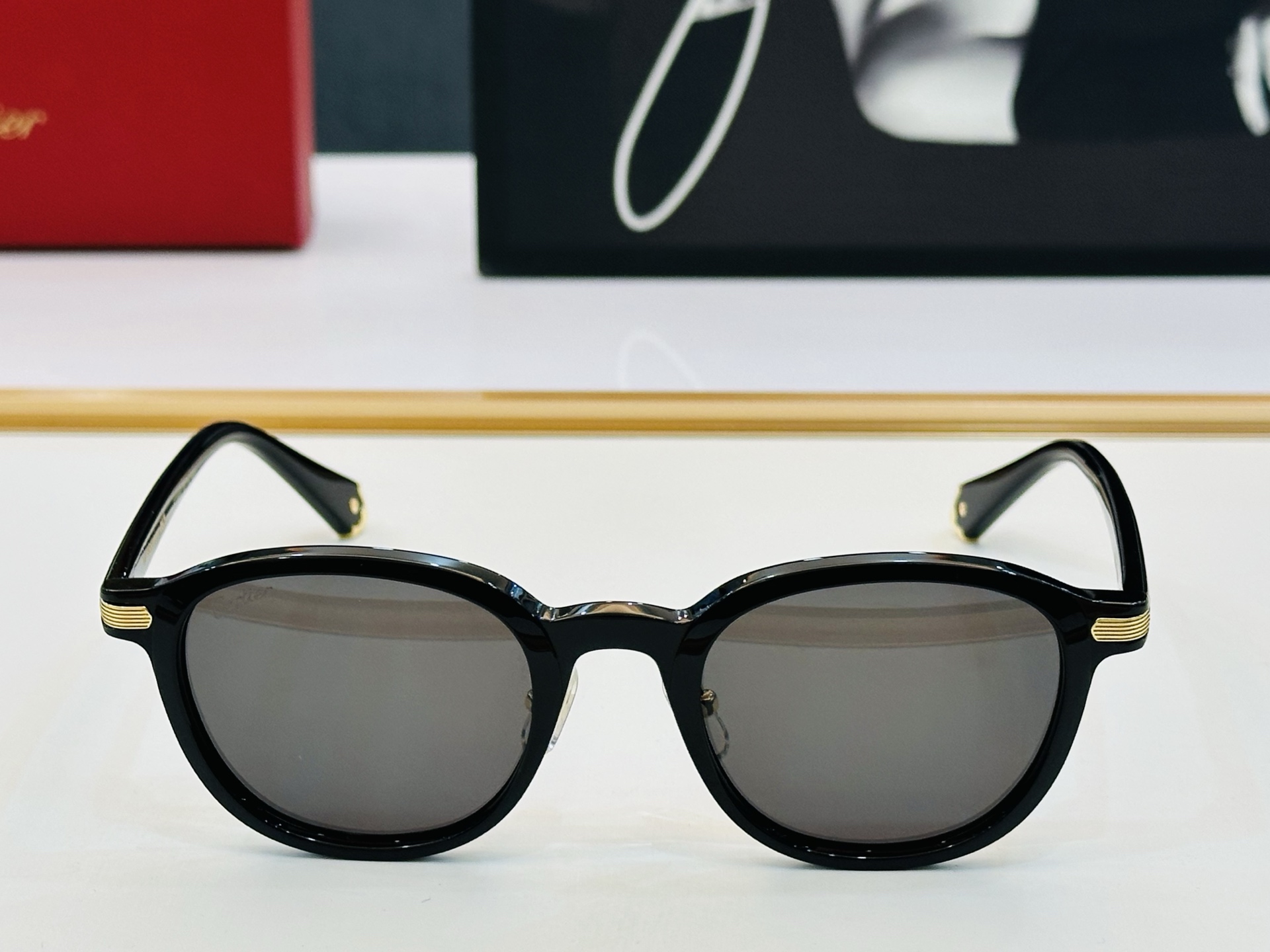Cartie* 卡家 太阳镜 CT0560O Size：61口20-145 电镀工艺精湛气质十足！CC男