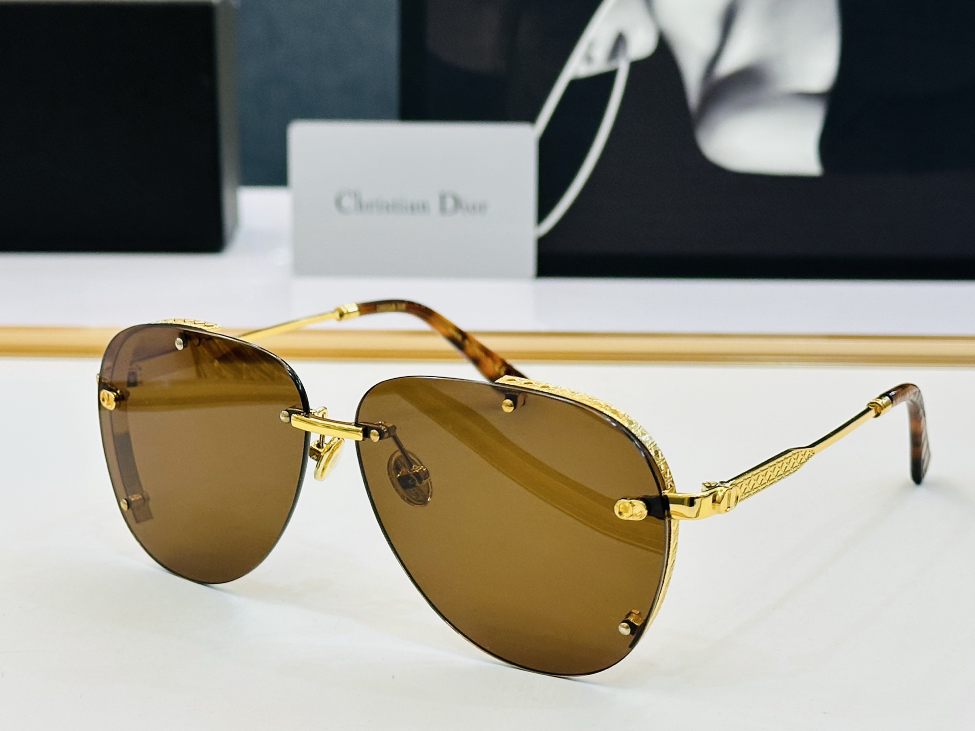 🔻🔻🔻DIO* 迪家 A1U Size：61口11-140   春夏款墨镜 😎🔆 K搭配镜腿精致 质量上