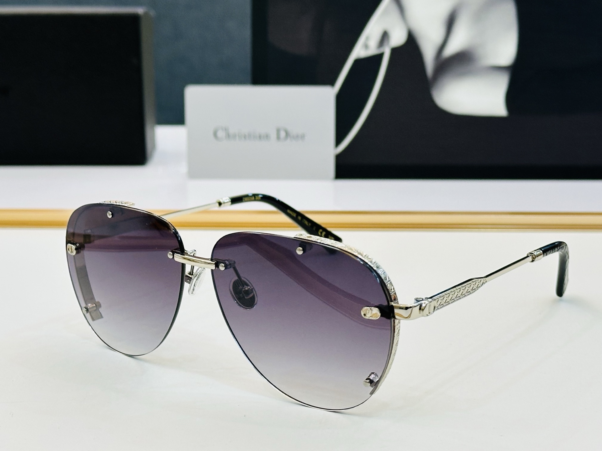 🔻🔻🔻DIO* 迪家 A1U Size：61口11-140   春夏款墨镜 😎🔆 K搭配镜腿精致 质量上