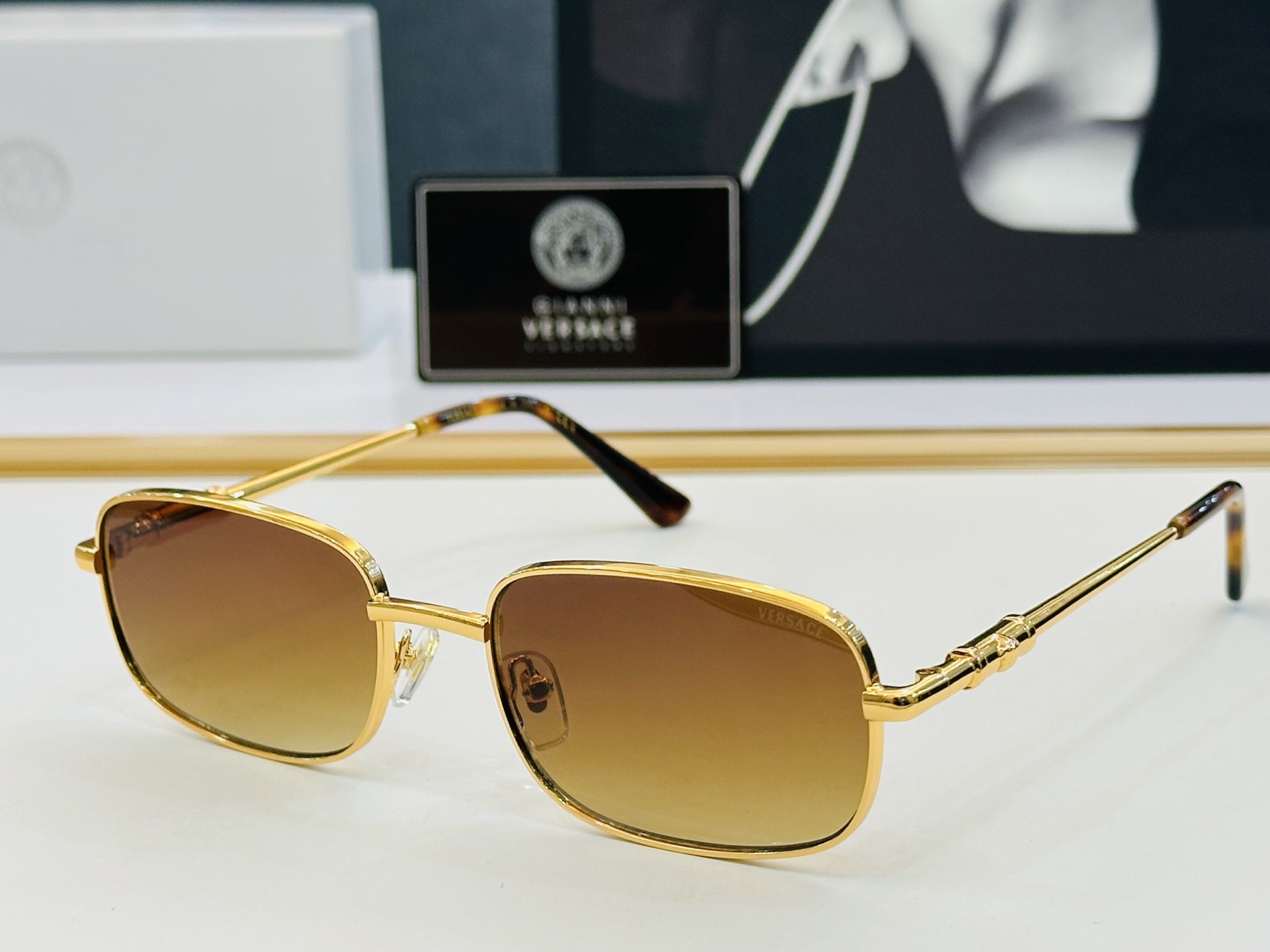 ❤️❤️范思家 VERSACE✨✨✨MODEL：X15  Size：57口19-143 ✨K 有范 