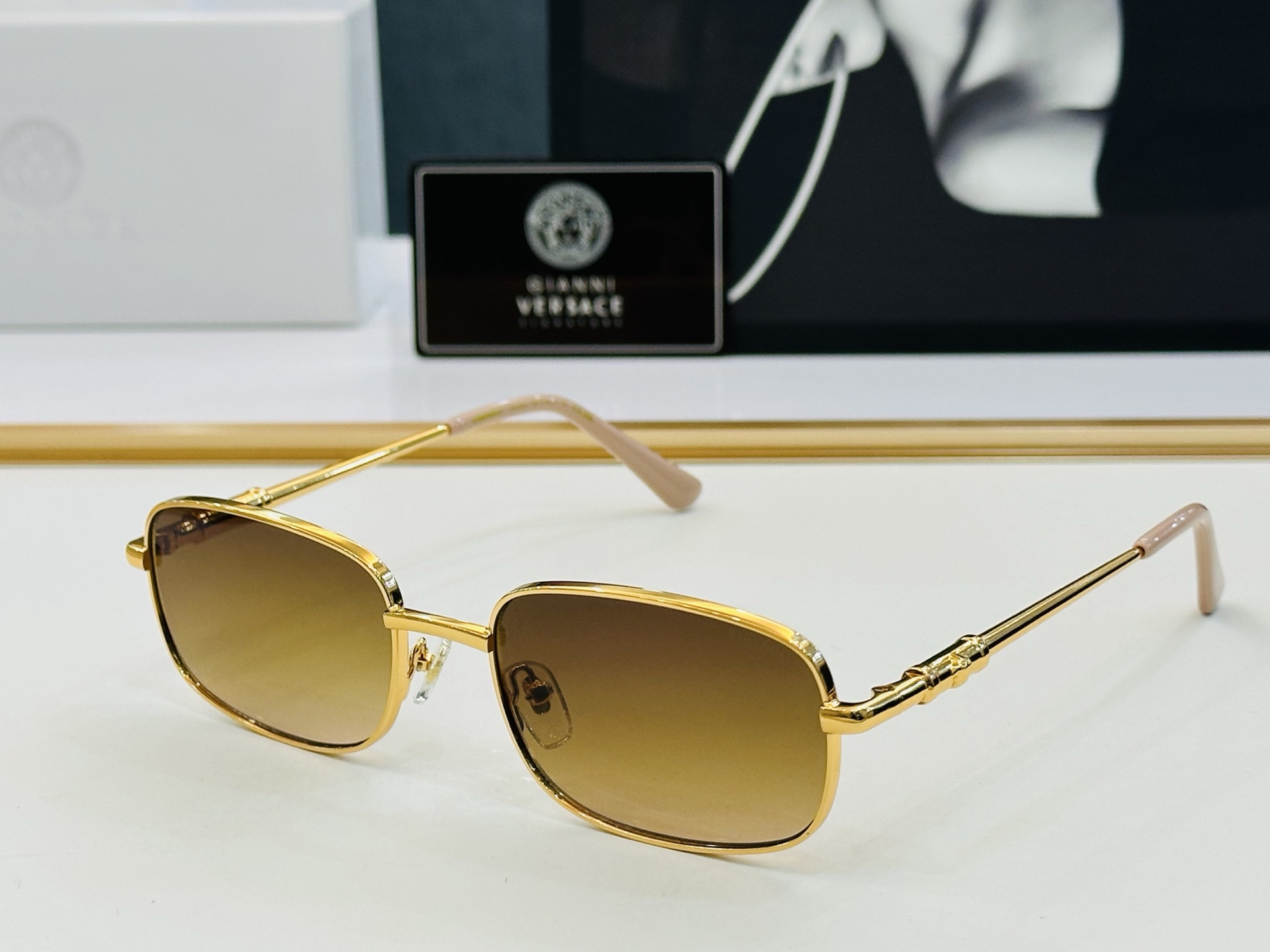 ❤️❤️范思家 VERSACE✨✨✨MODEL：X15  Size：57口19-143 ✨K 有范 