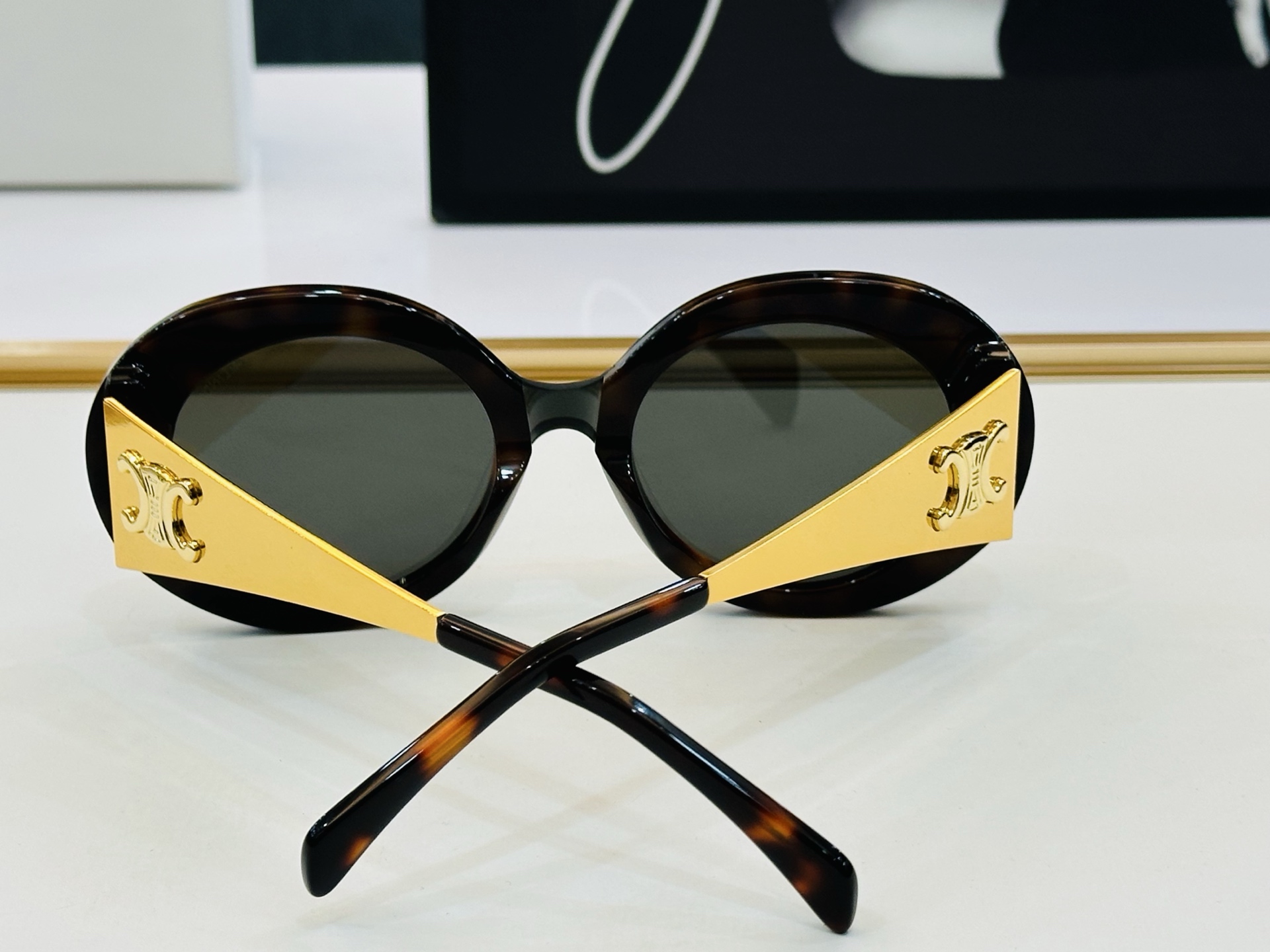 【CELINE】赛琳 CL42106U Size：52口22-145 一直热销的款式 欧美风 光泽度好 