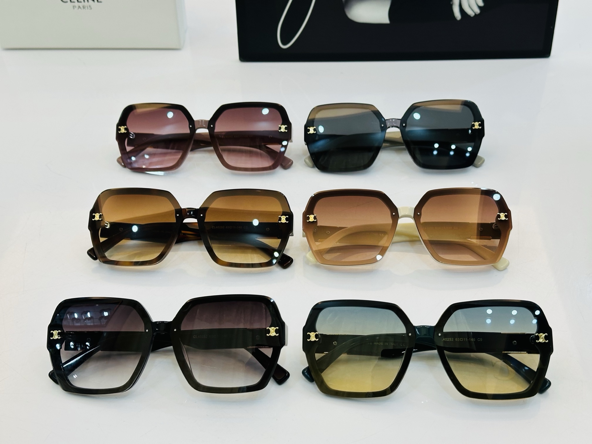 【CELINE】赛琳 CL40252 Size：63口11-142 一直热销的款式 欧美风 光泽度好 质