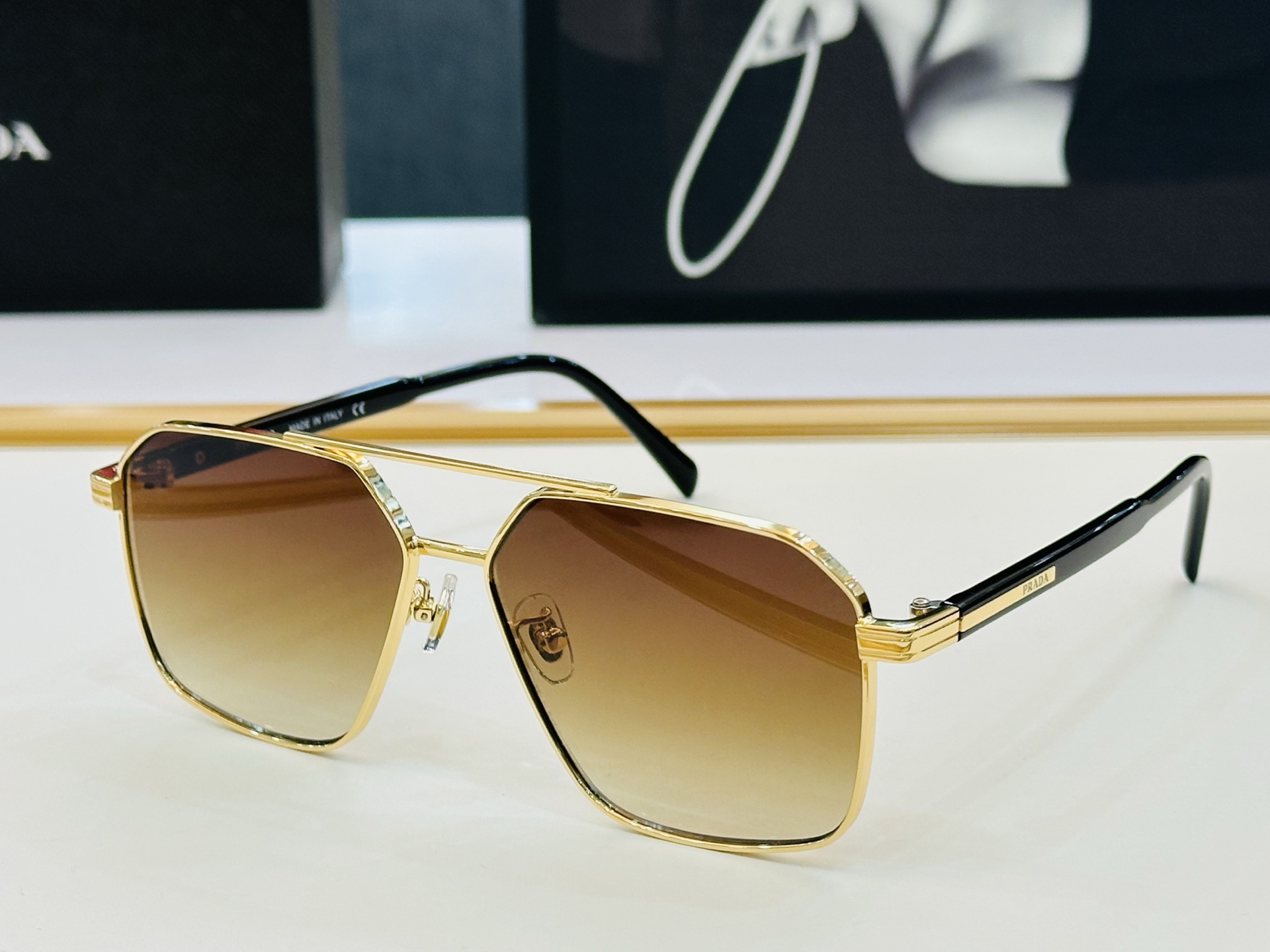 🔺PRAD*🔻普家 SPRA58 Size：57口16-145 眼镜系列堪称精湛制作 彰显独特个 Z最新
