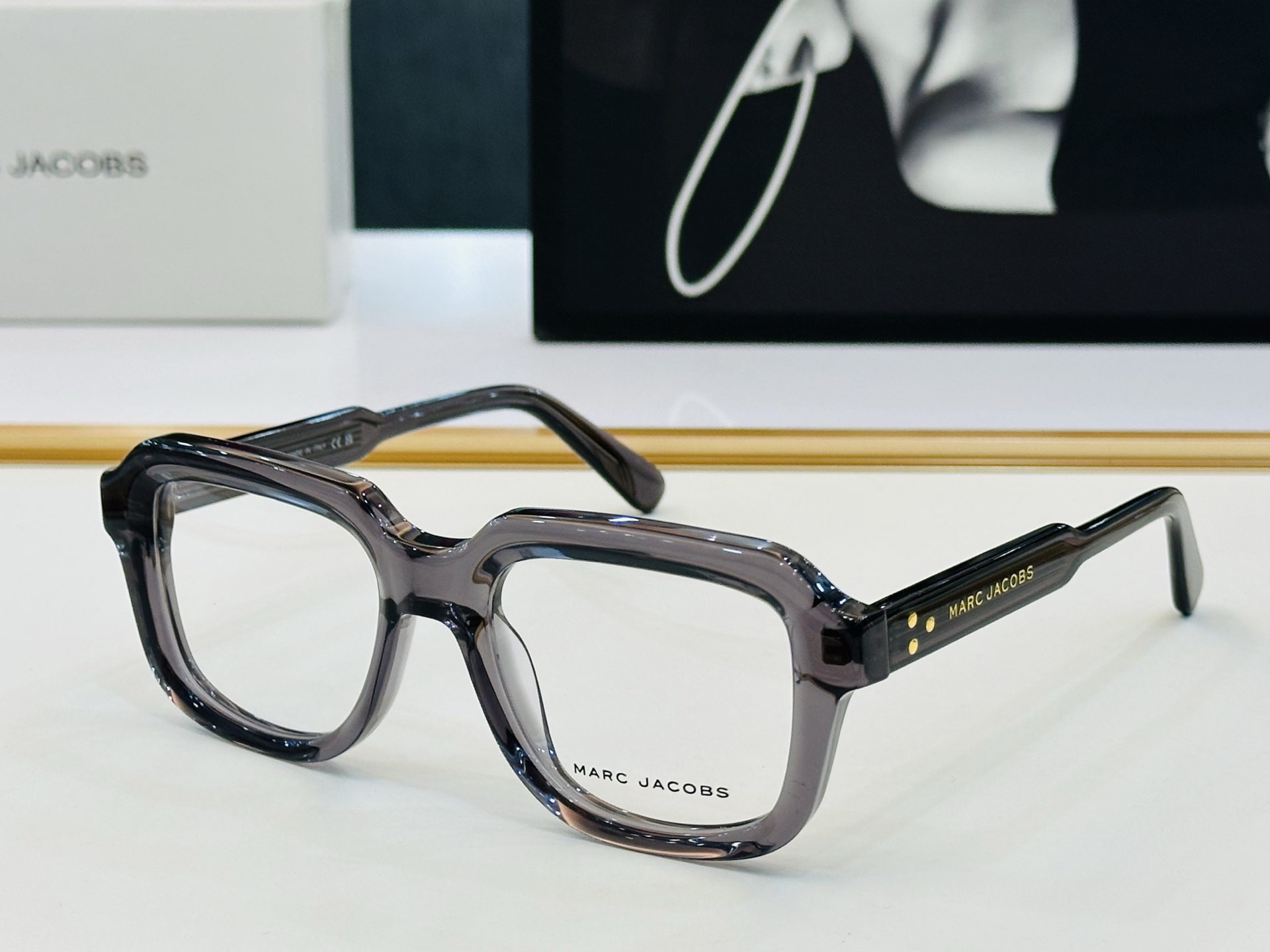 Marc jacobs 马杰家 Marc732 Size：54口19-145 采用今年流行的板材 Z完美