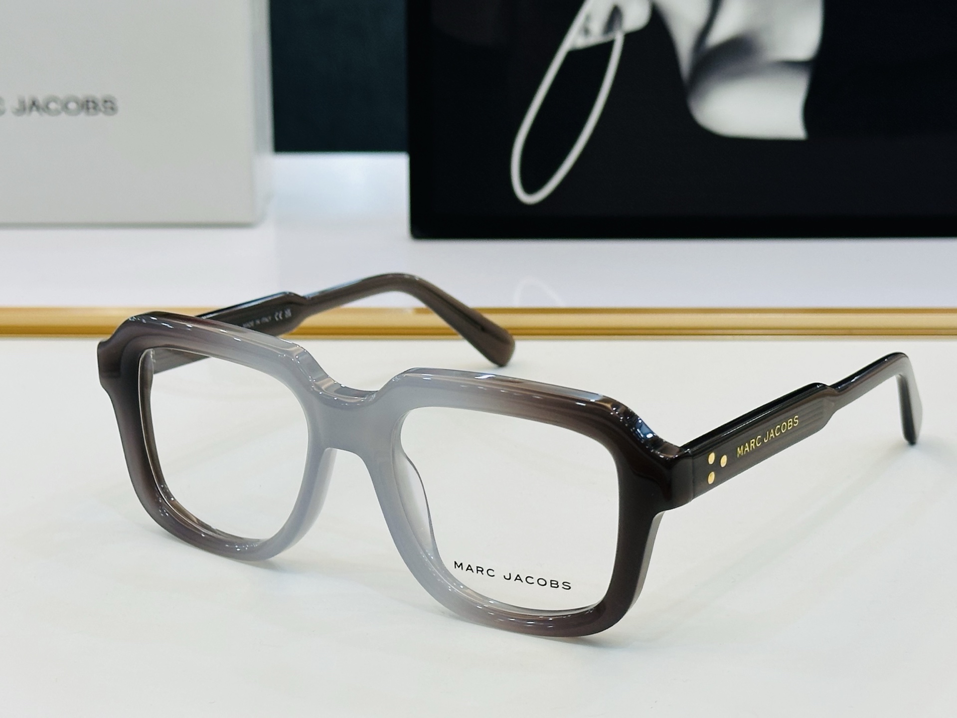 Marc jacobs 马杰家 Marc732 Size：54口19-145 采用今年流行的板材 Z完美