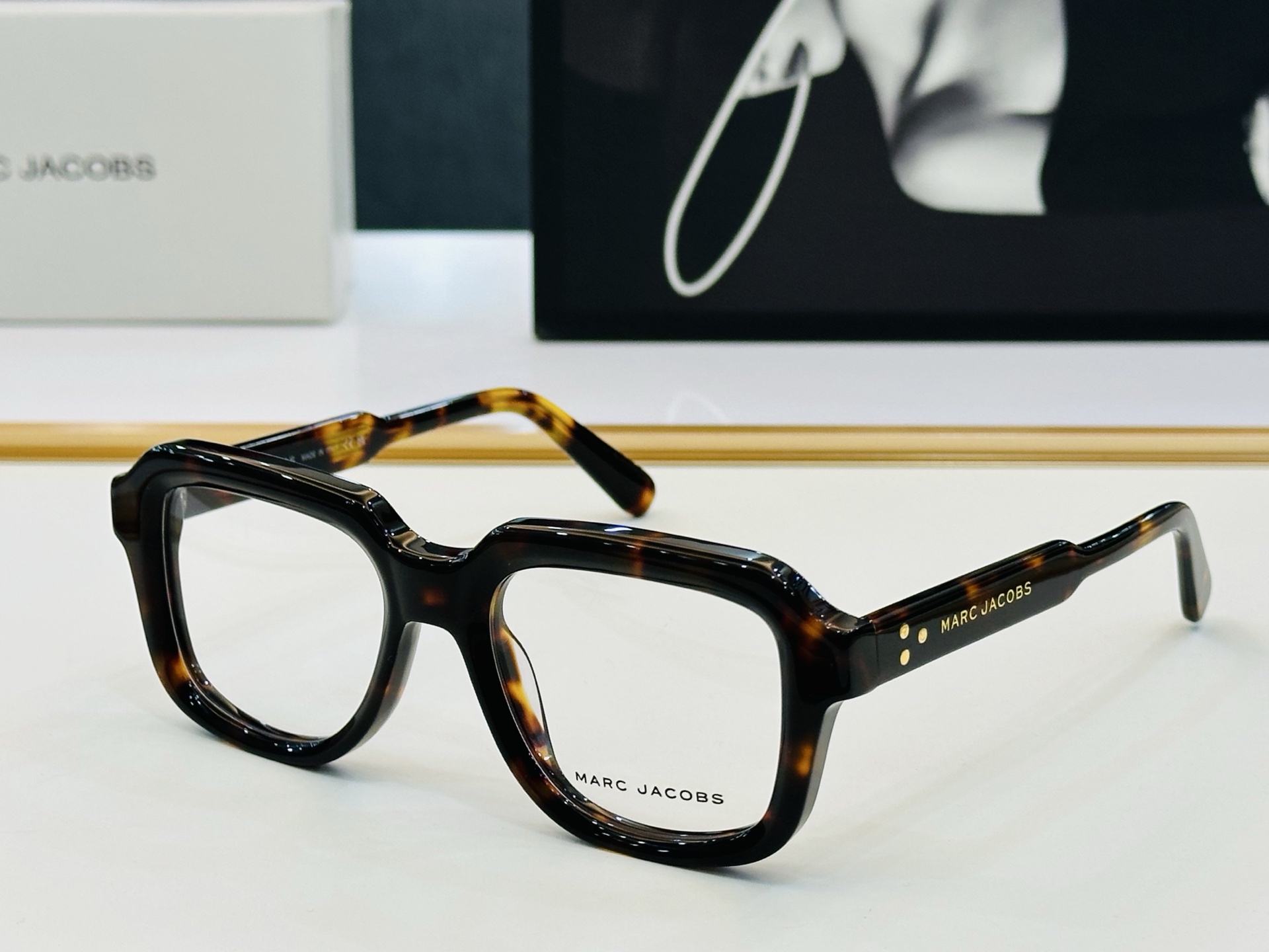 Marc jacobs 马杰家 Marc732 Size：54口19-145 采用今年流行的板材 Z完美