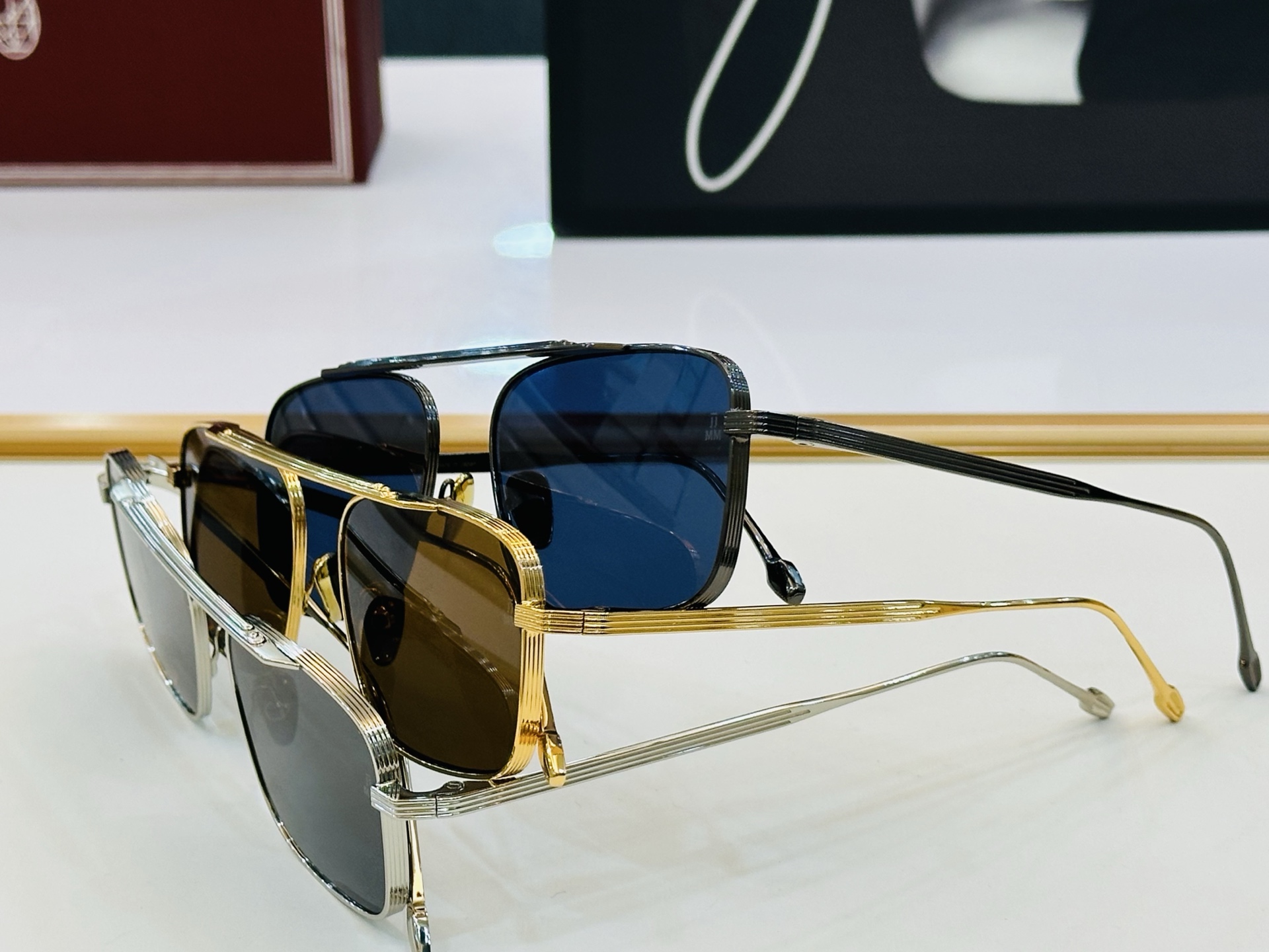 JACQUES MARIE SCARPA55 日本手工眼镜 镜框採用上板材打造出  SIZE：54口17
