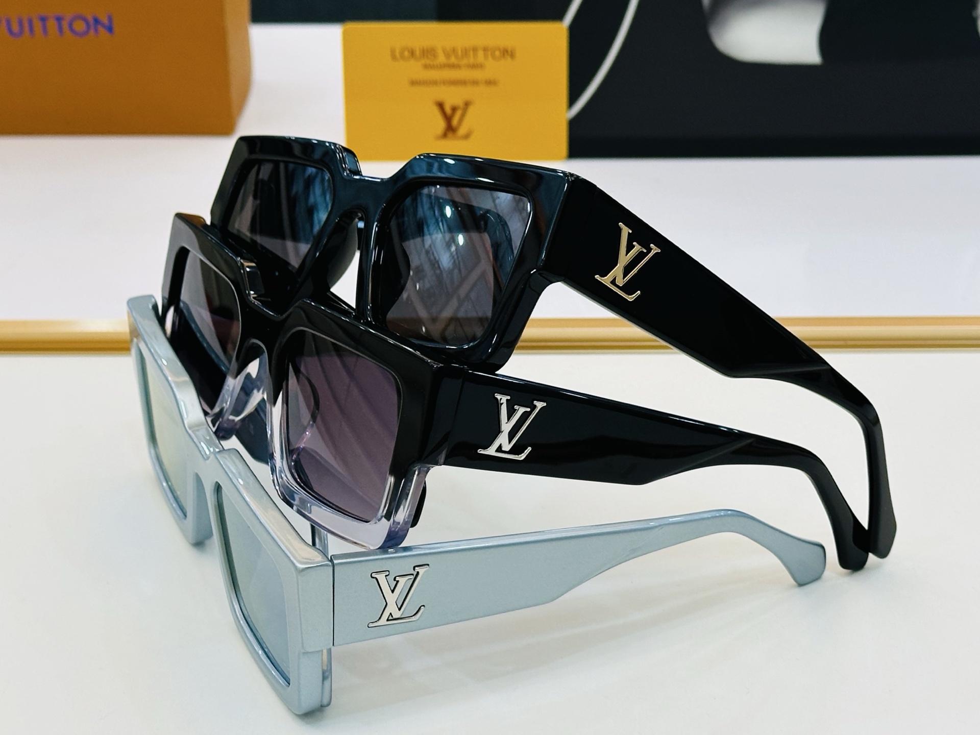 路易家 🎩Z2703W  Size：54口21-145 充满活力的 展现独特个性🌟展现大气的你 B高品质
