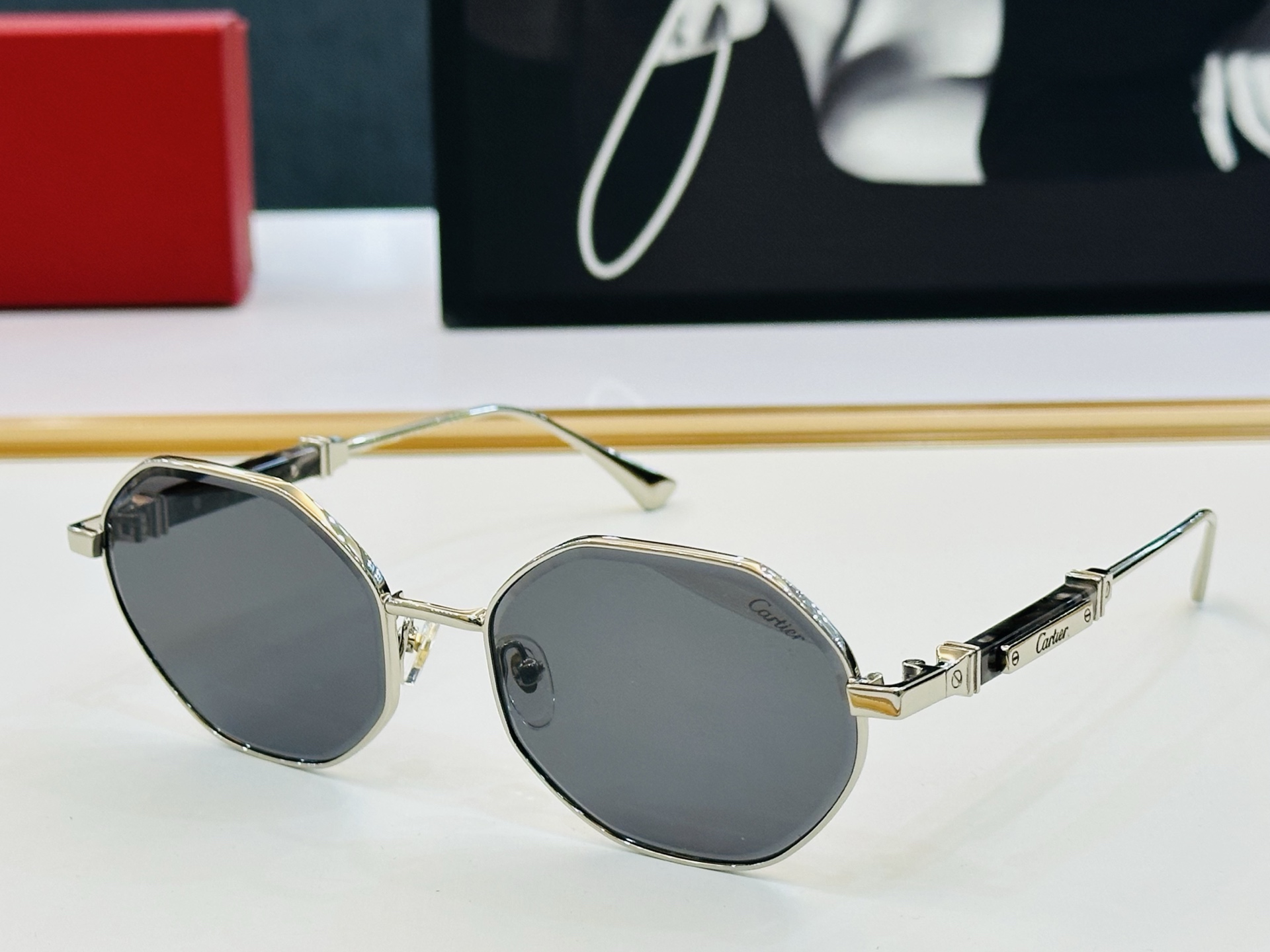Cartie* 卡家 CT0484S 太阳镜 Size：58口18-145 工艺精湛气质十足！q男女同款