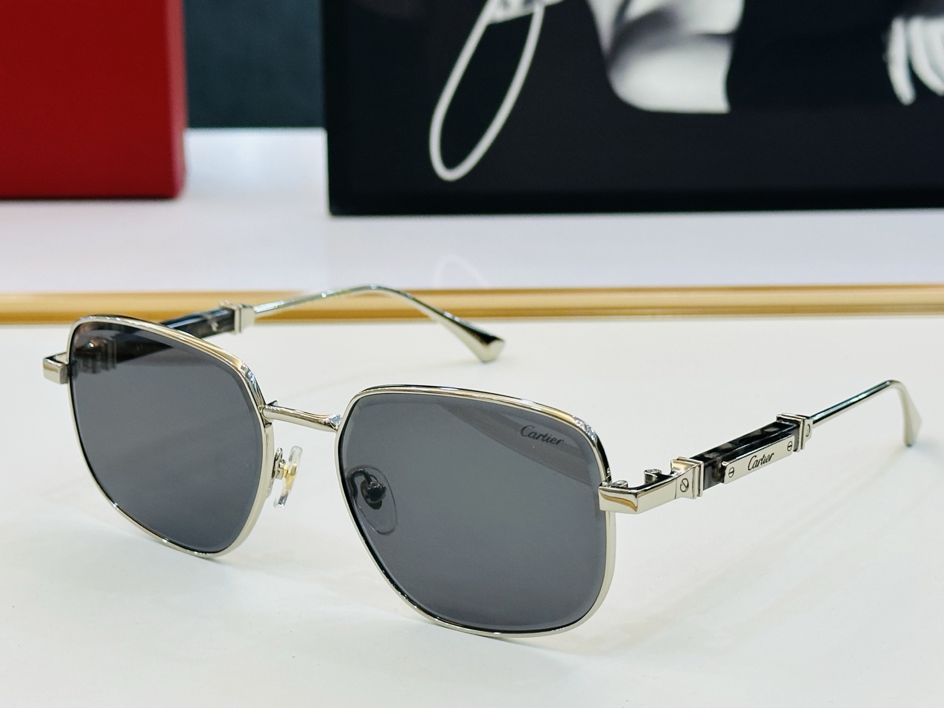Cartie* 卡家 CT0485S 太阳镜 Size：57口18-145 工艺精湛气质十足！q男女同款