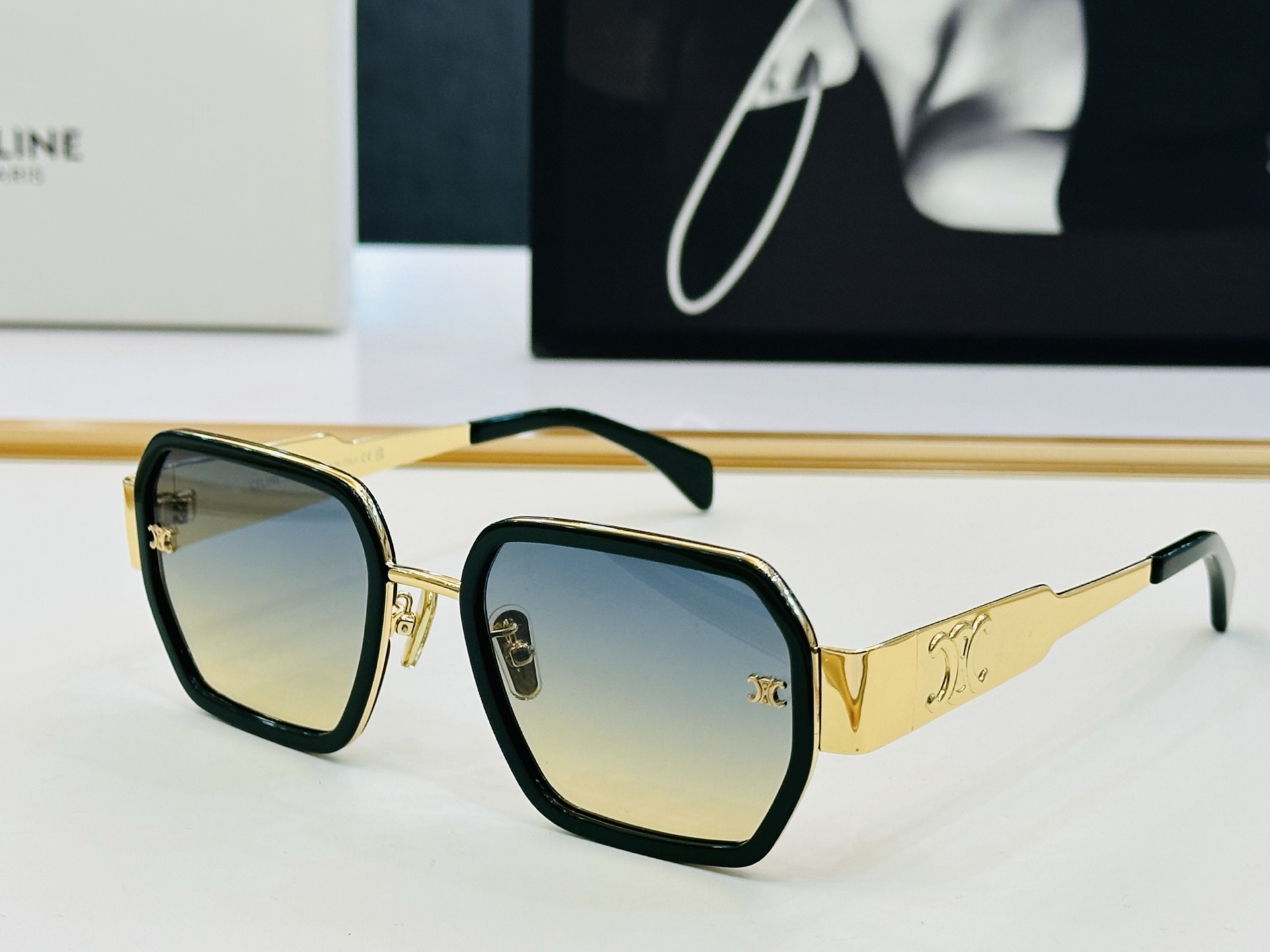 【CELINE】赛琳 CL40333F  Size：53口21-145    一直热销的款式 欧美风 L