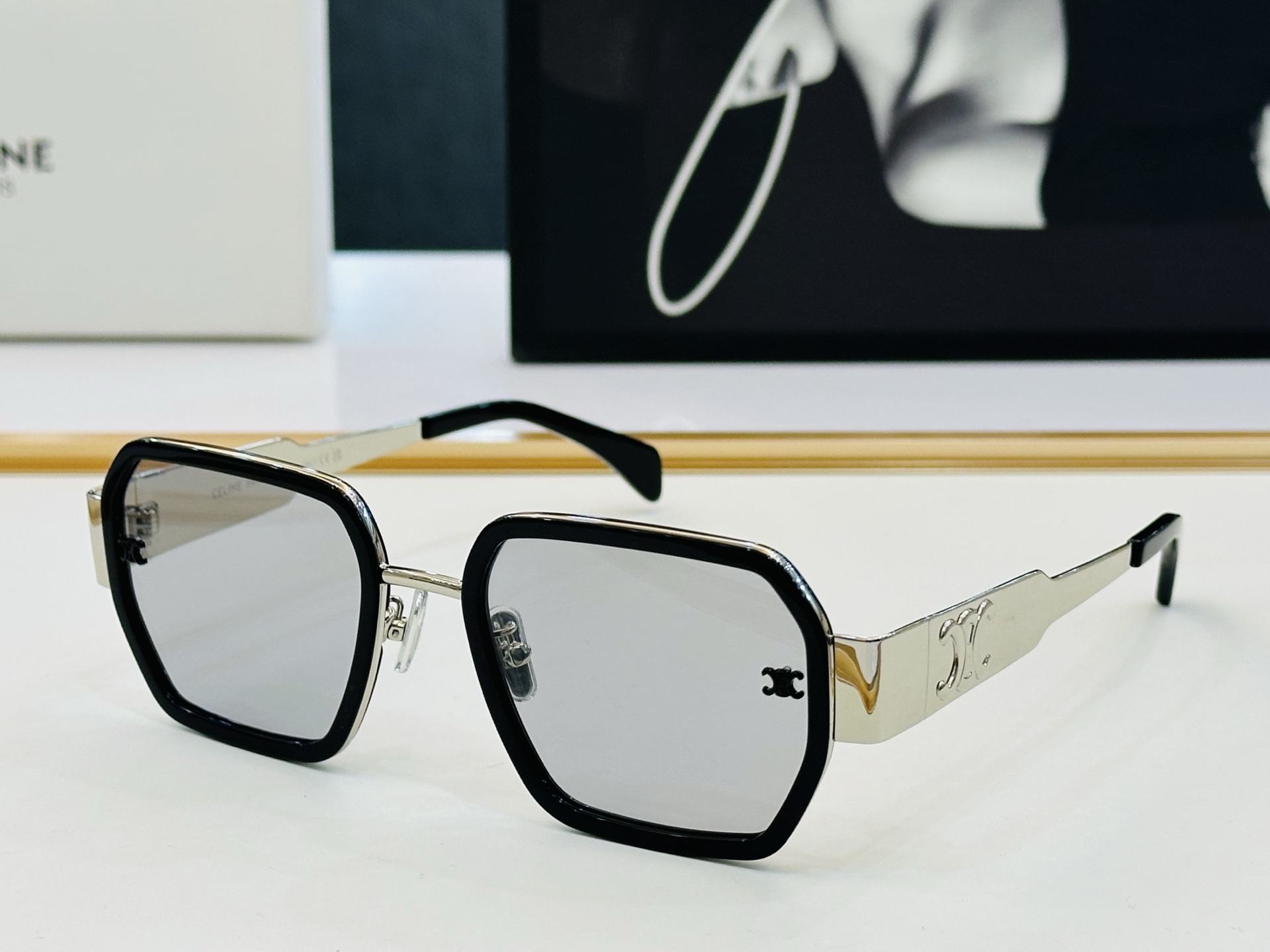 【CELINE】赛琳 CL40333F  Size：53口21-145    一直热销的款式 欧美风 L