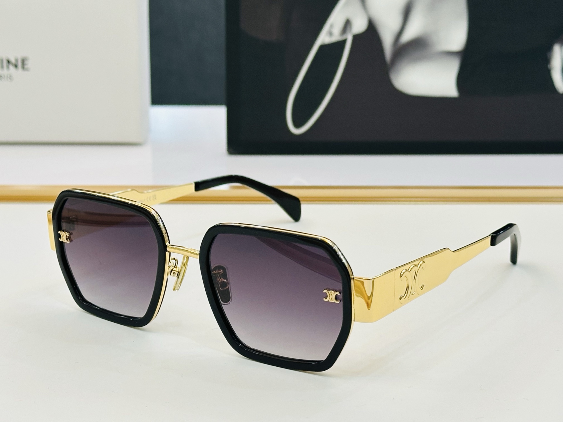 【CELINE】赛琳 CL40333F  Size：53口21-145    一直热销的款式 欧美风 L