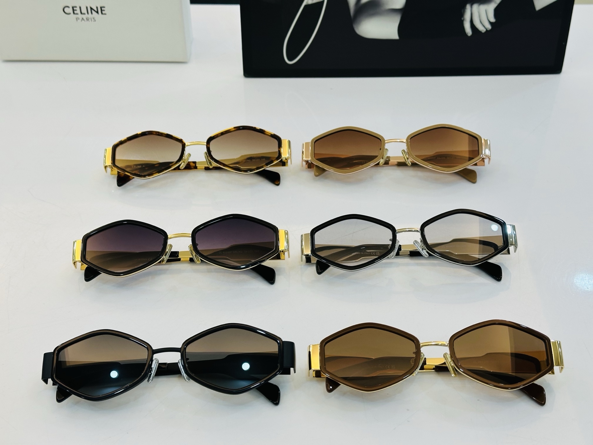 【CELINE】赛琳 CL40330F Size：54口21-145    一直热销的款式 欧美风 L光