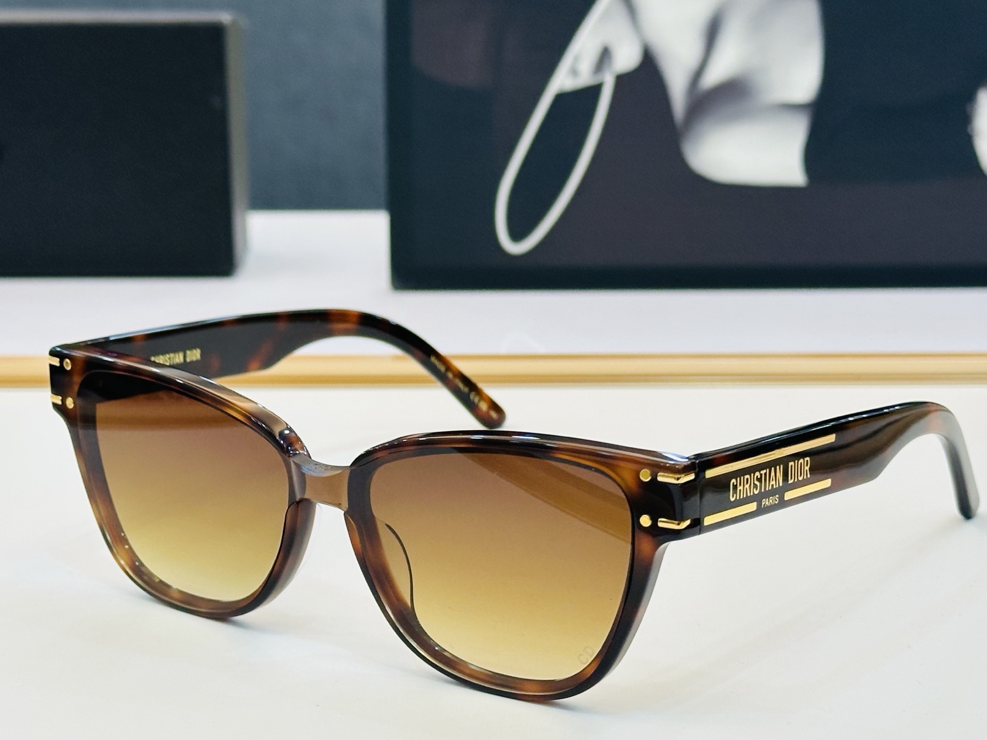 🔻🔻🔻DIO* 迪家 DSGTA31UCR Size：54口18-145   春夏款墨镜 😎🔆 XL搭配
