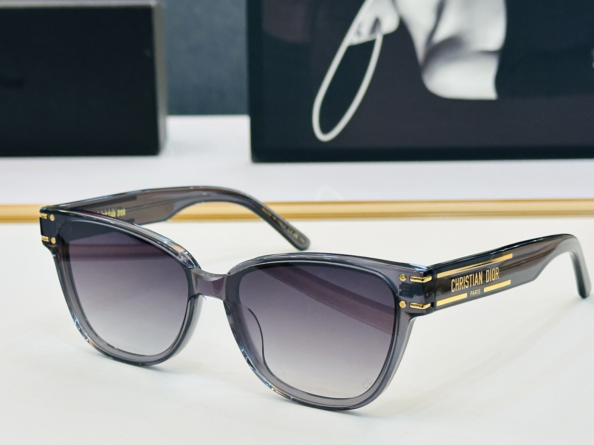 🔻🔻🔻DIO* 迪家 DSGTA31UCR Size：54口18-145   春夏款墨镜 😎🔆 XL搭配