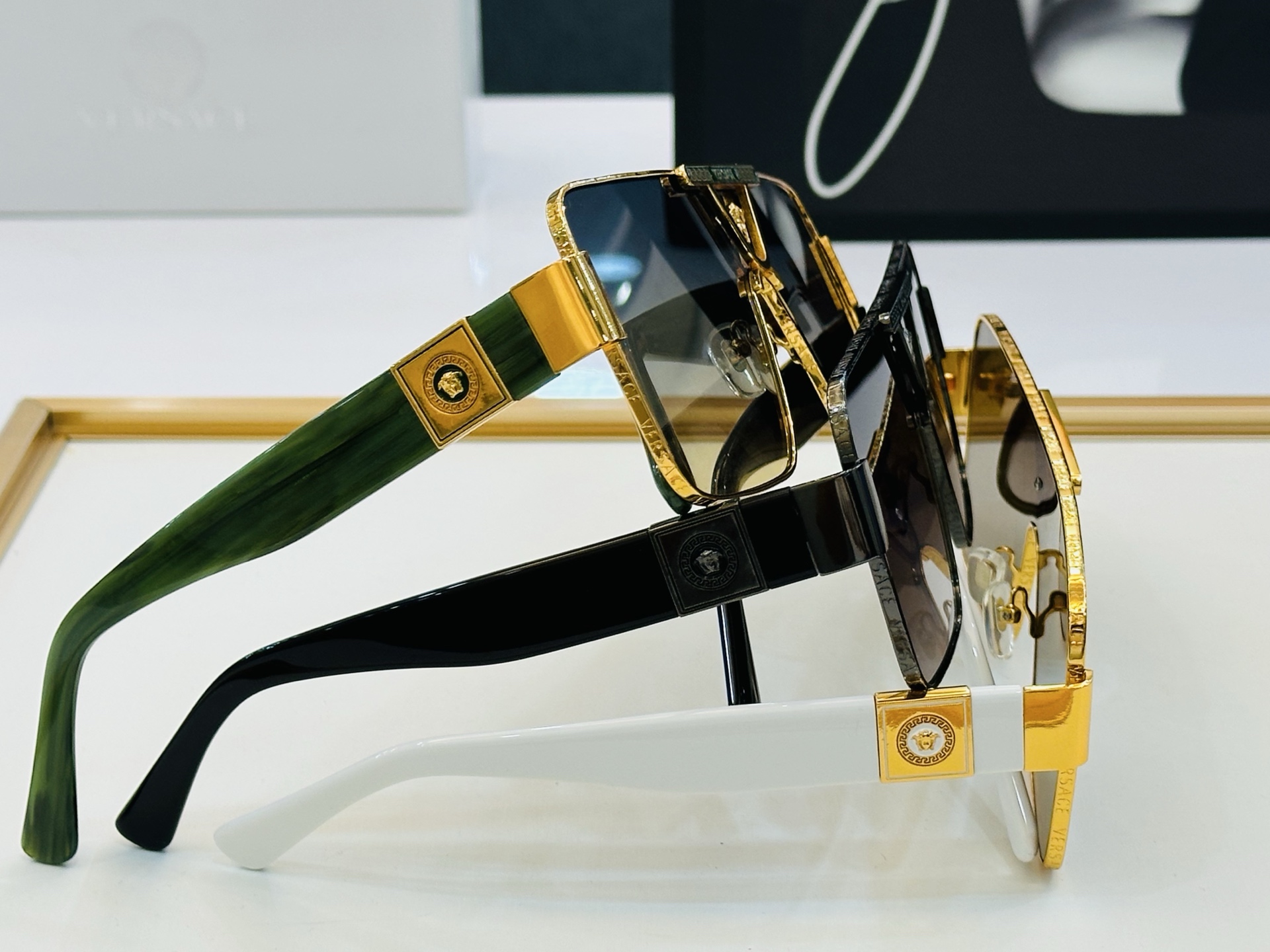 ❤️❤️范思家 VERSACE✨✨✨MODEL：VE6739  Size：138口0-145 ✨K有范 