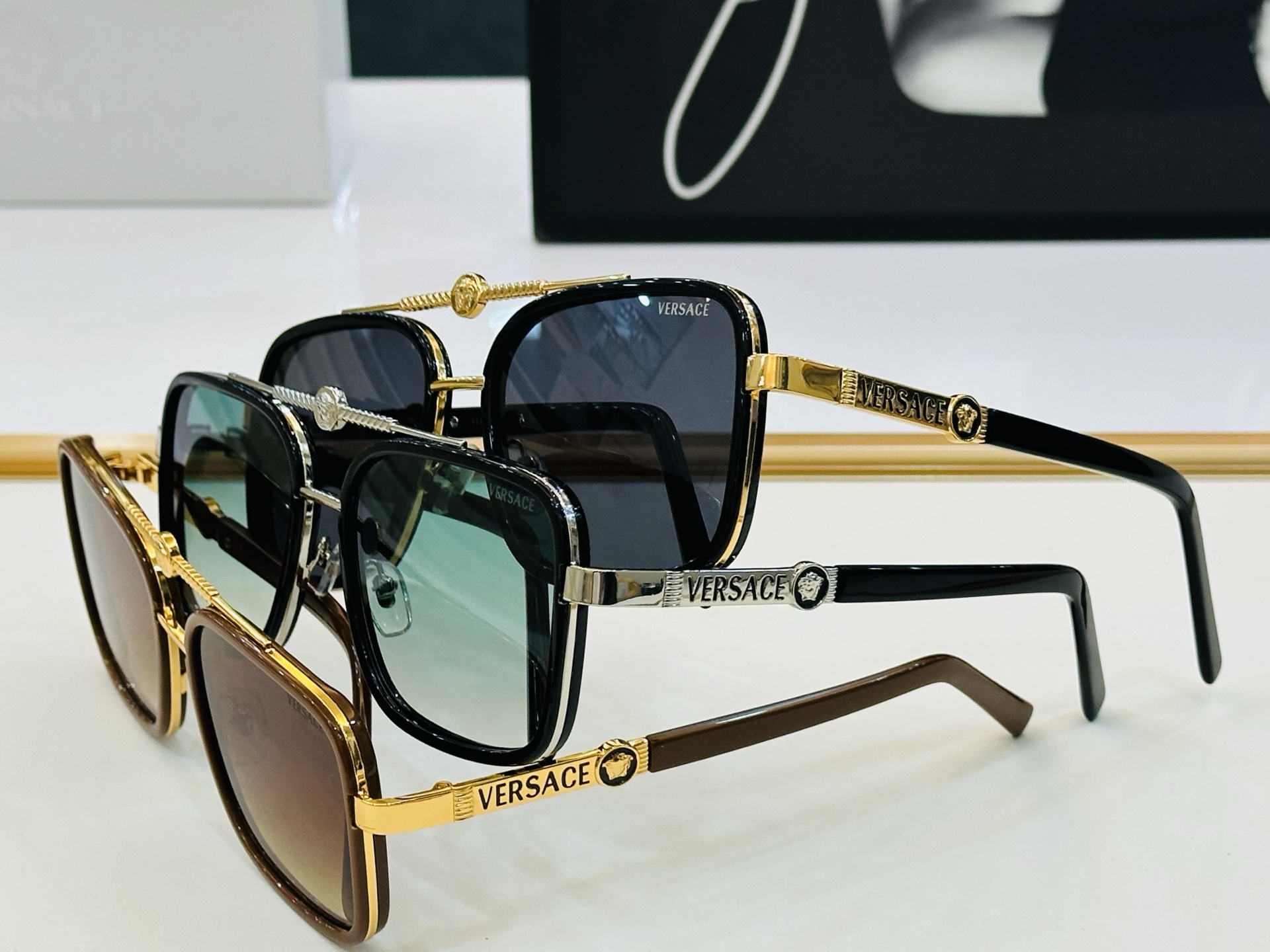 ❤️❤️范思家 VERSACE✨✨✨MODEL：VE5168 Size：57口18-142 ✨K 有范 