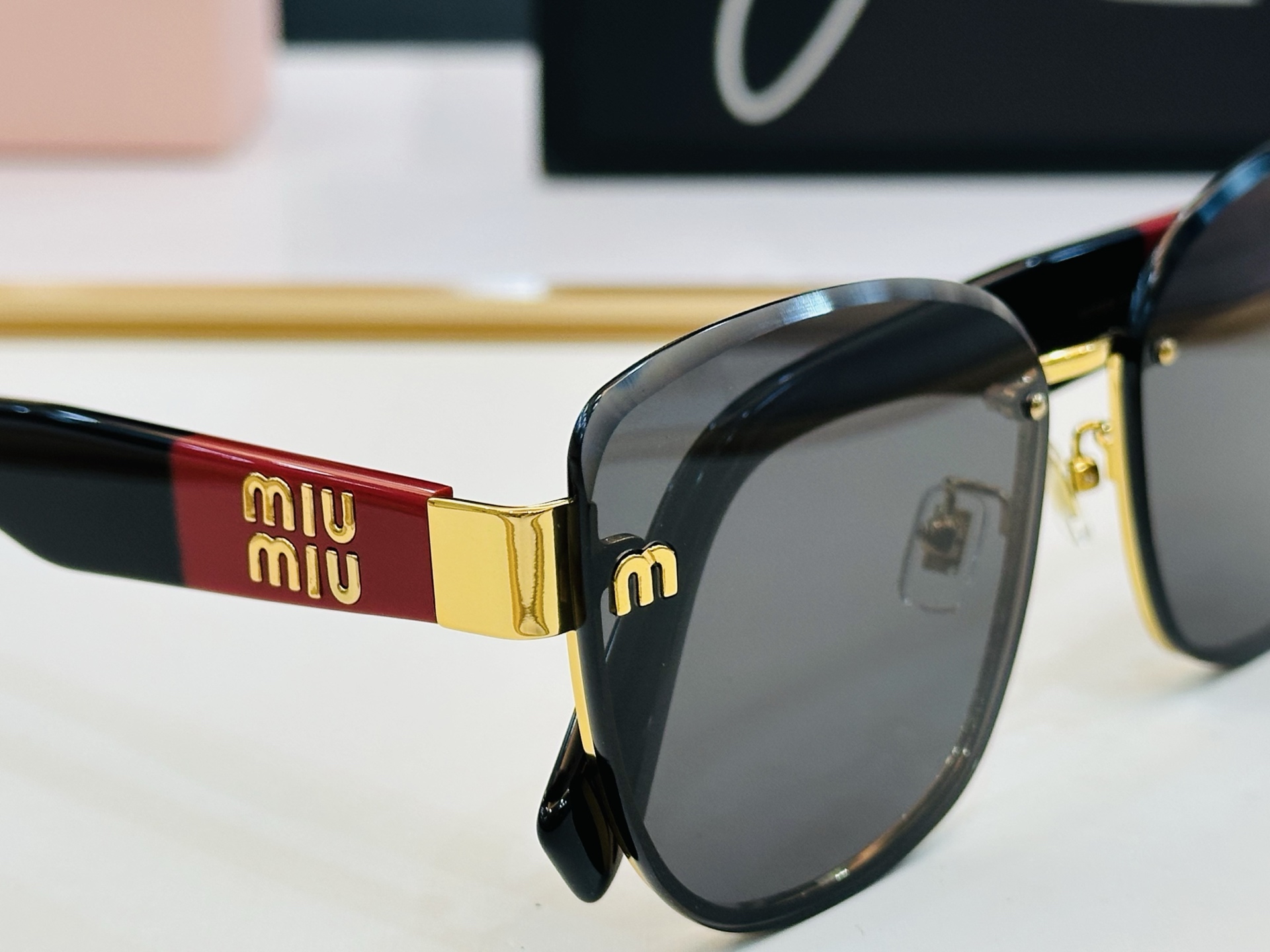 谬家 MU59ZS Size：61口16-145  女士太阳眼镜 玫瑰玫瑰 高档 q时尚墨镜潮人强强太阳