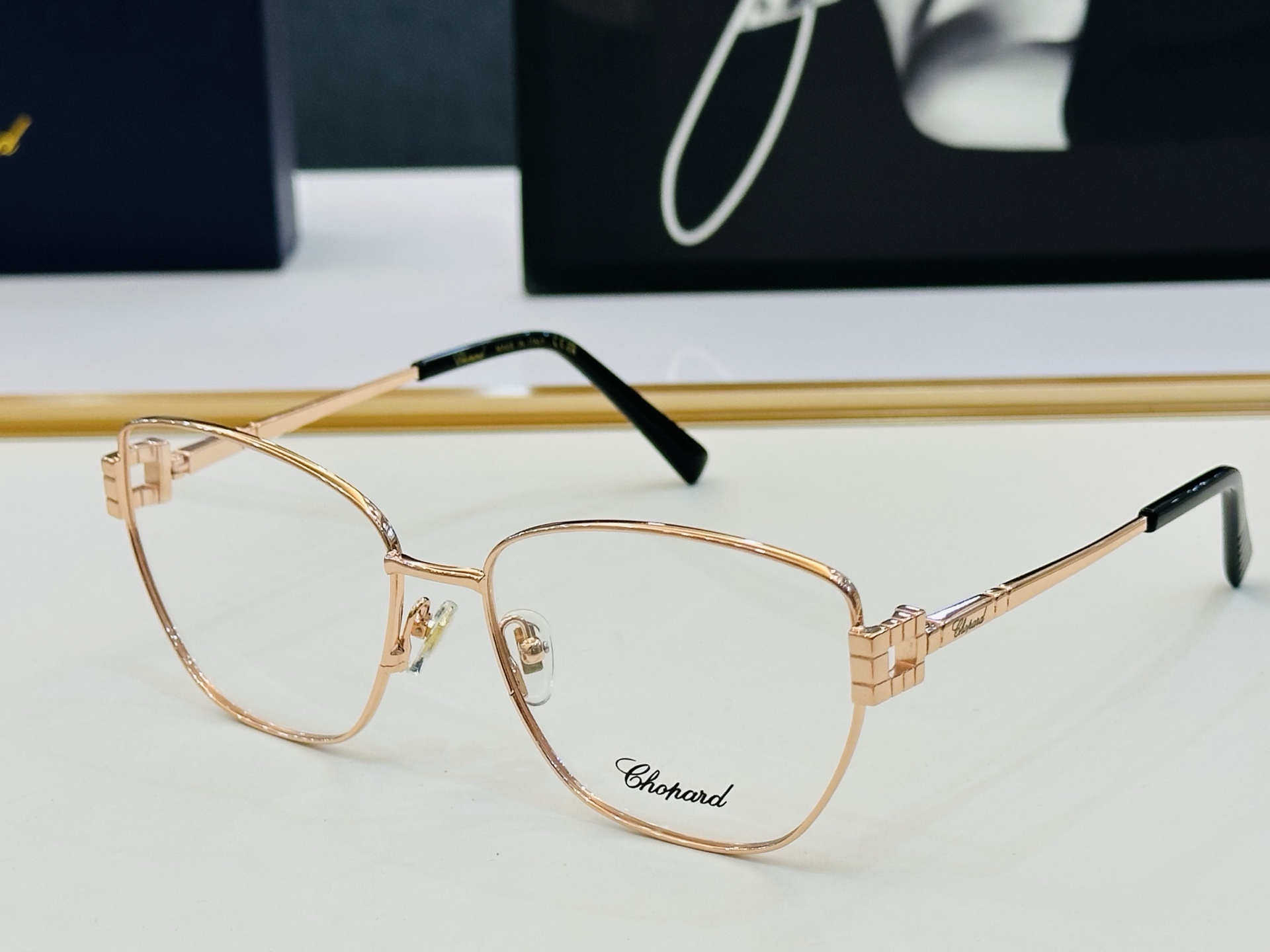 原版 ChoPard肖邦 MODEL VCHL445LM Size：59口17-142  以现代时尚的设